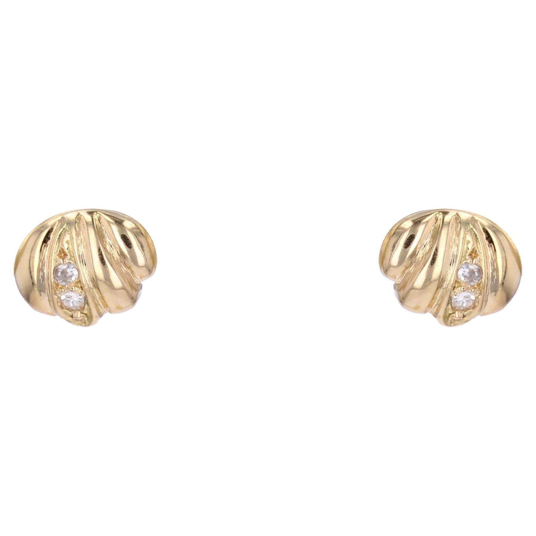 Modern Diamond 18 Karat Yellow Gold Gadrooned Stud Earrings