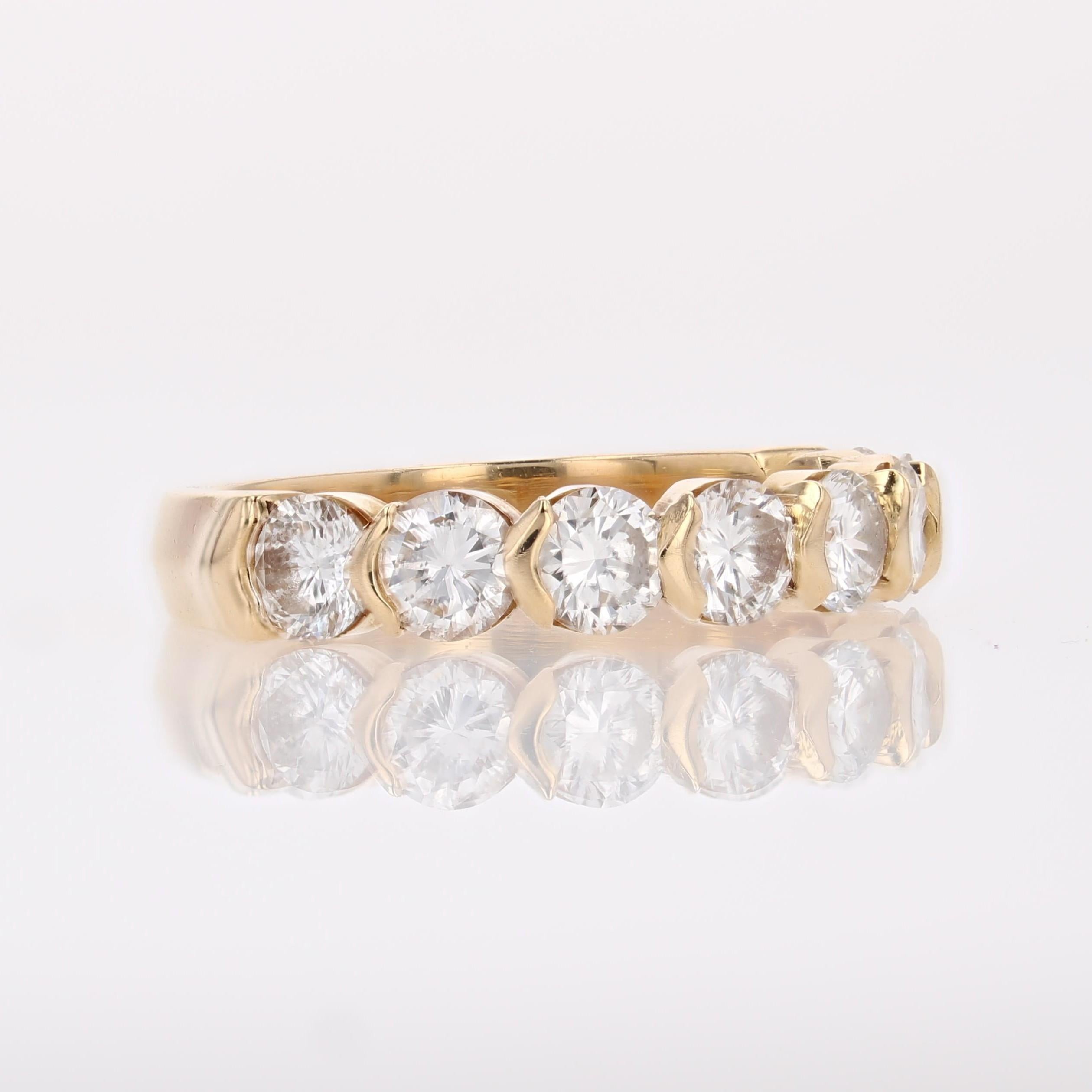 Modern Diamond 18 Karat Yellow Gold Half Wedding Ring in vendita 4