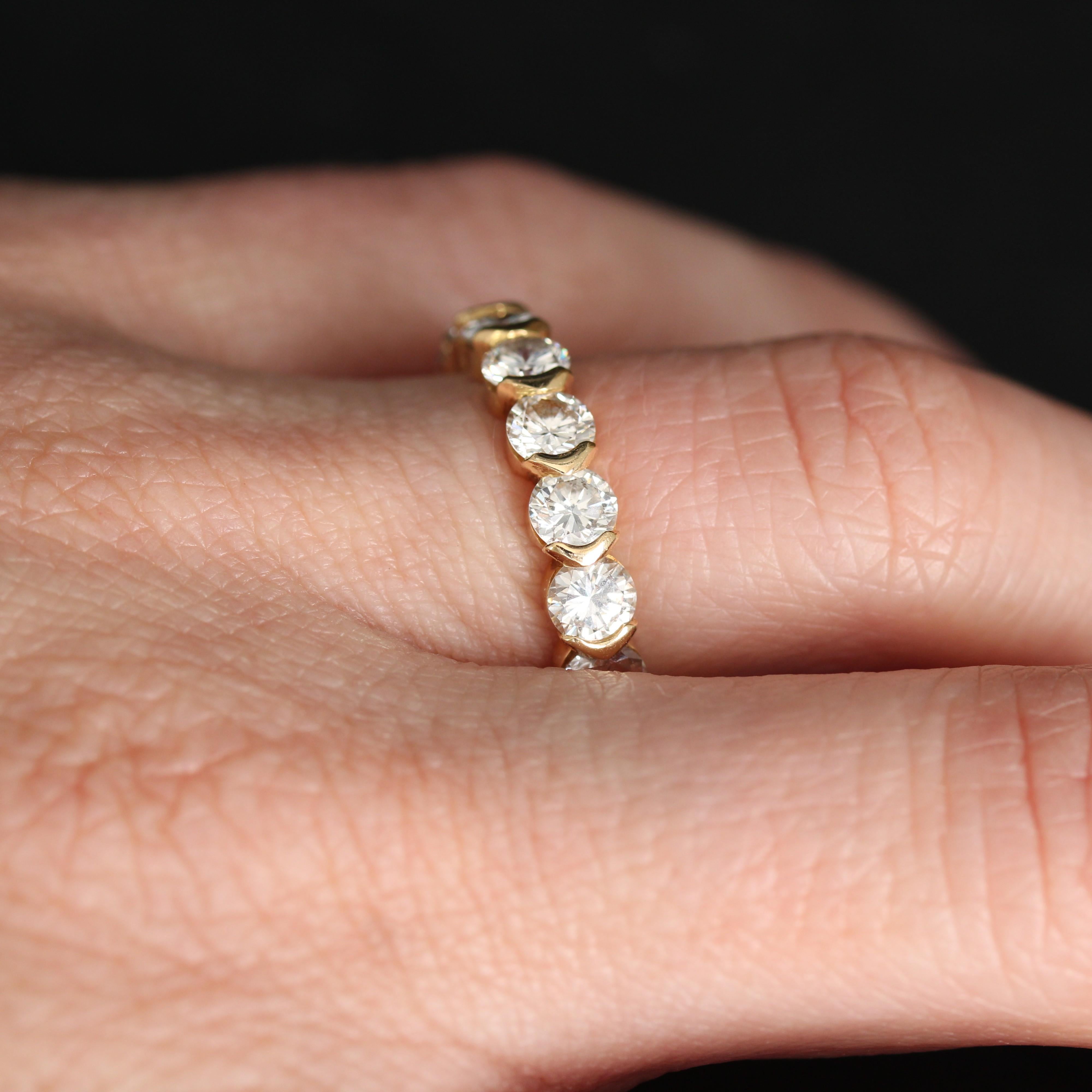 Modern Diamond 18 Karat Yellow Gold Half Wedding Ring in vendita 6