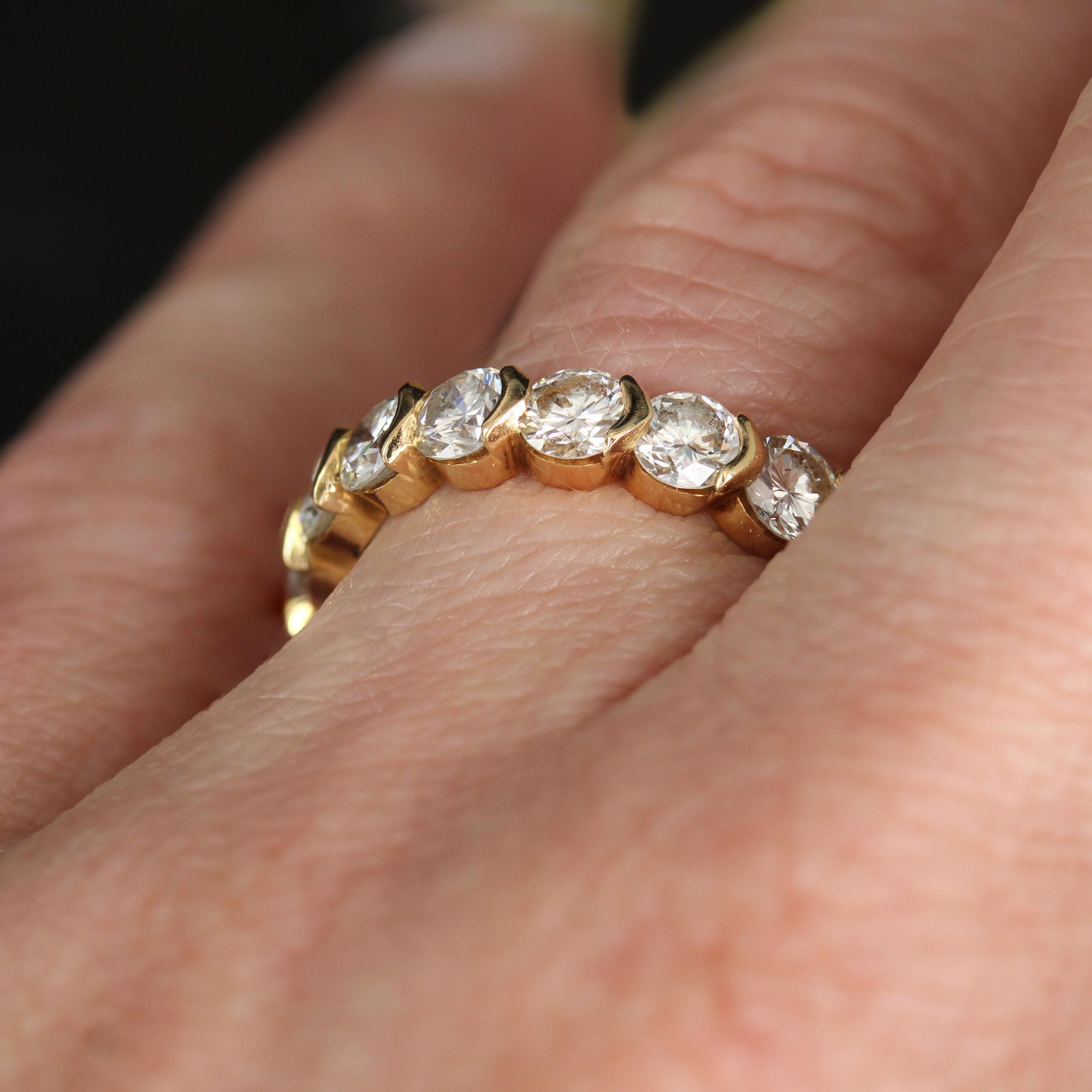 Modern Diamond 18 Karat Yellow Gold Half Wedding Ring in vendita 7