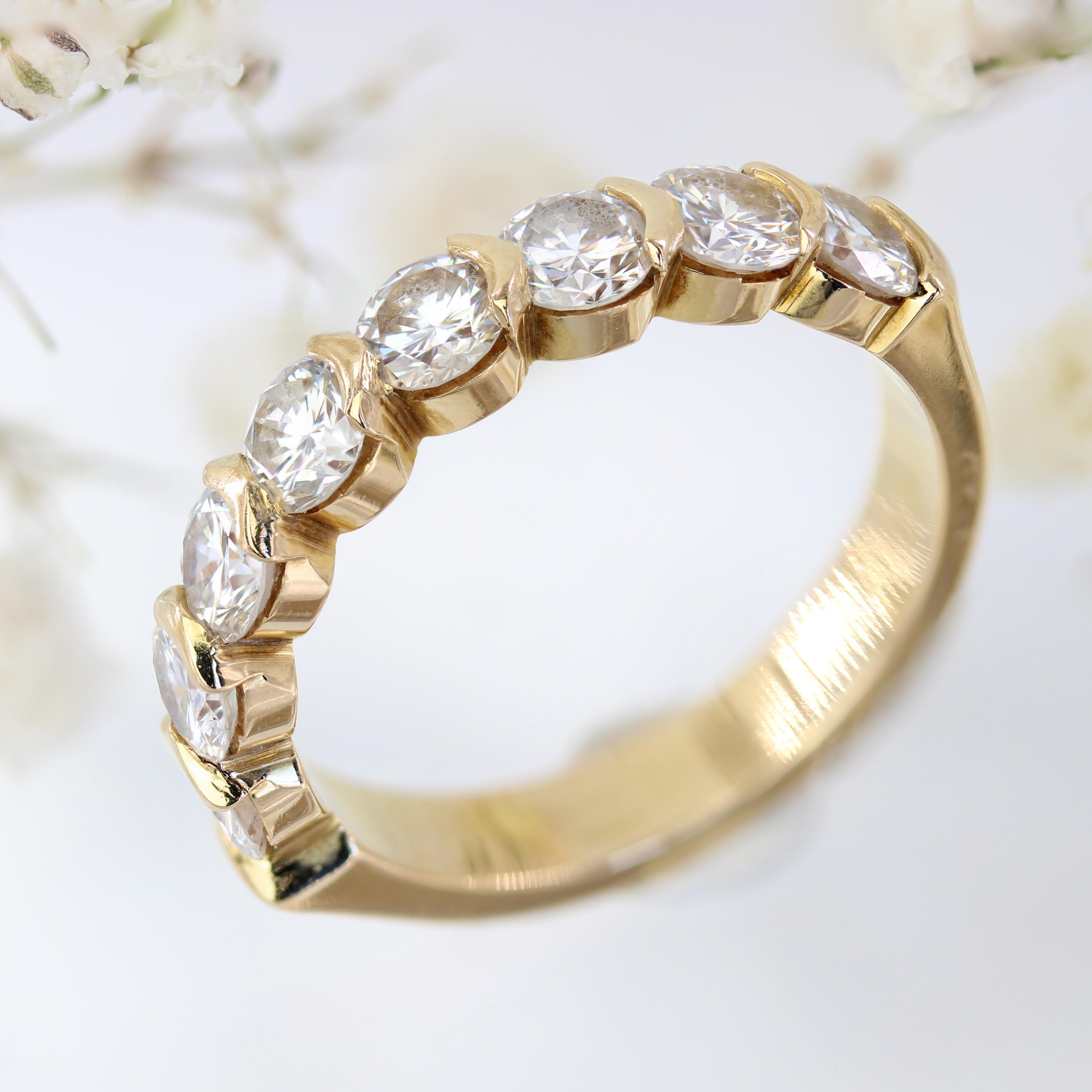 Moderno Modern Diamond 18 Karat Yellow Gold Half Wedding Ring in vendita