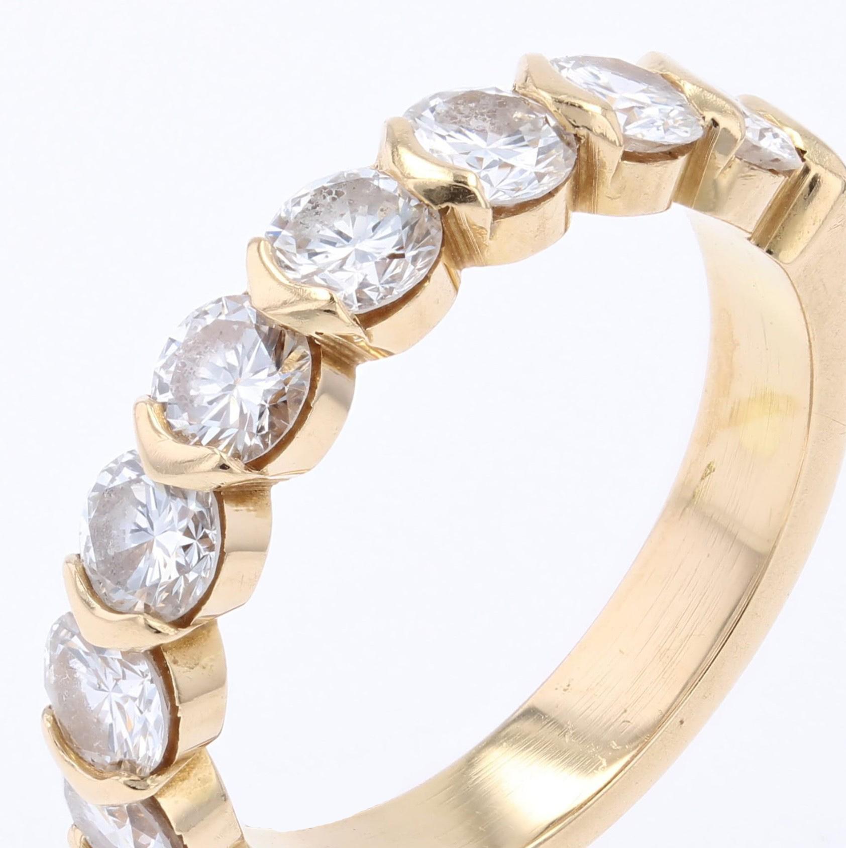 Modern Diamond 18 Karat Yellow Gold Half Wedding Ring in vendita 2