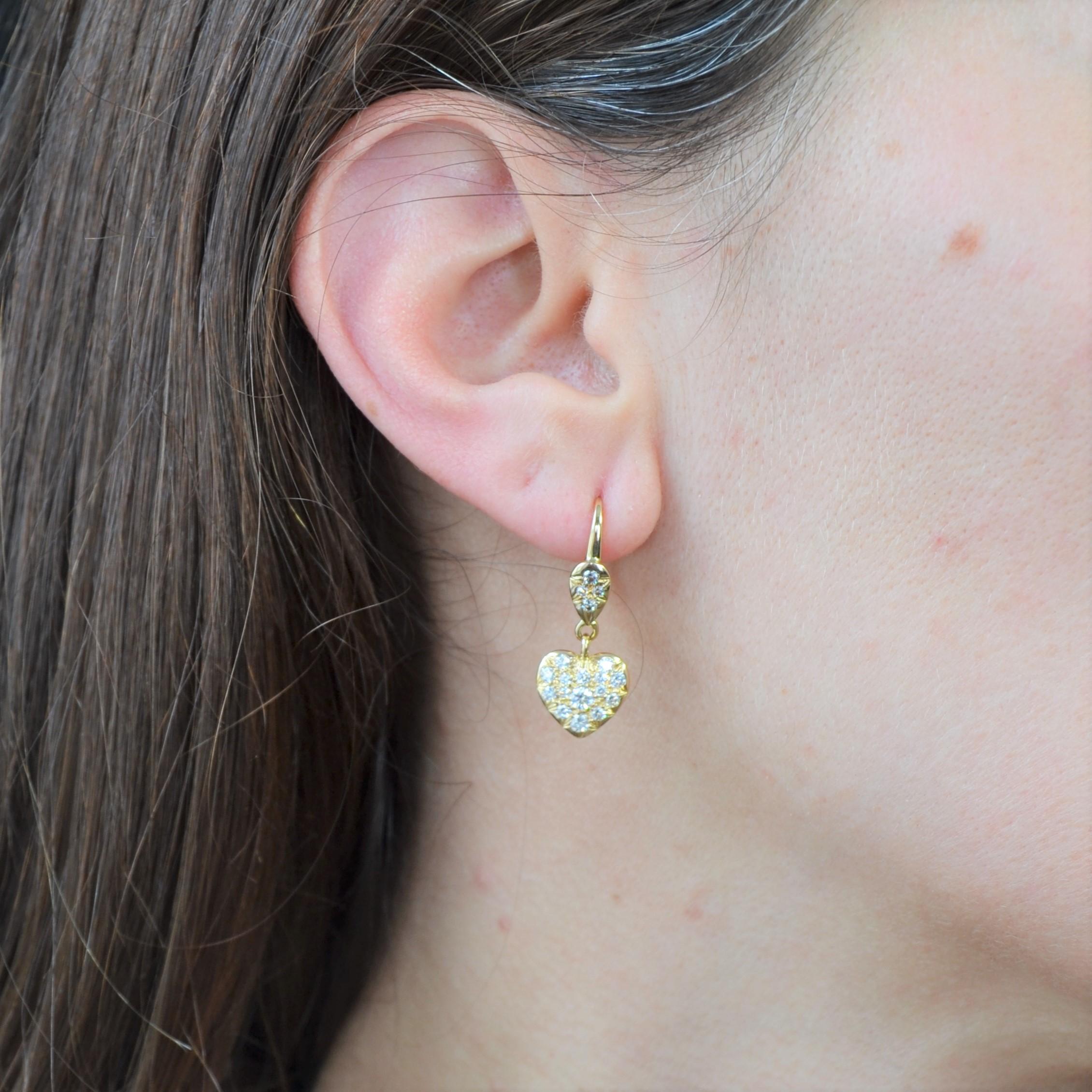 Modern Diamond 18 Karat Yellow Gold Heart Shape Earrings 2