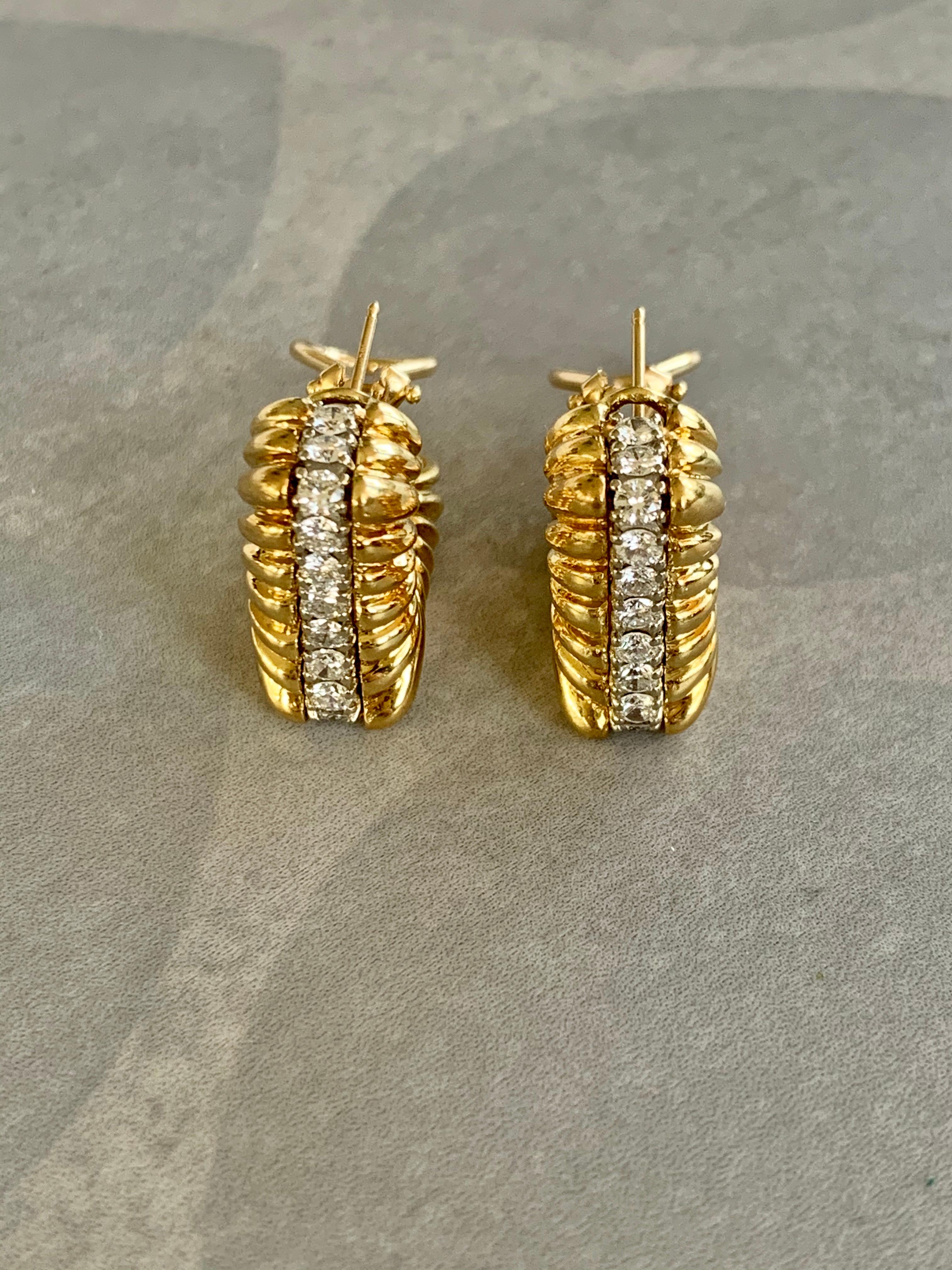 Women's Modern Diamond 18 Karat Yellow Gold Lever Back Pierced Square Earrings