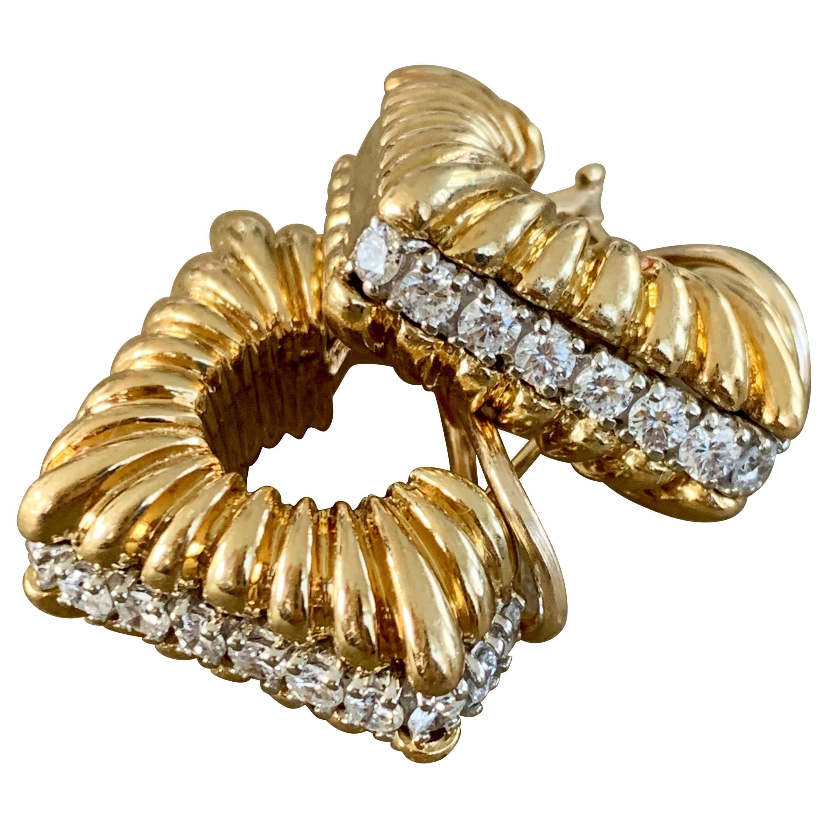 Modern Diamond 18 Karat Yellow Gold Lever Back Pierced Square Earrings