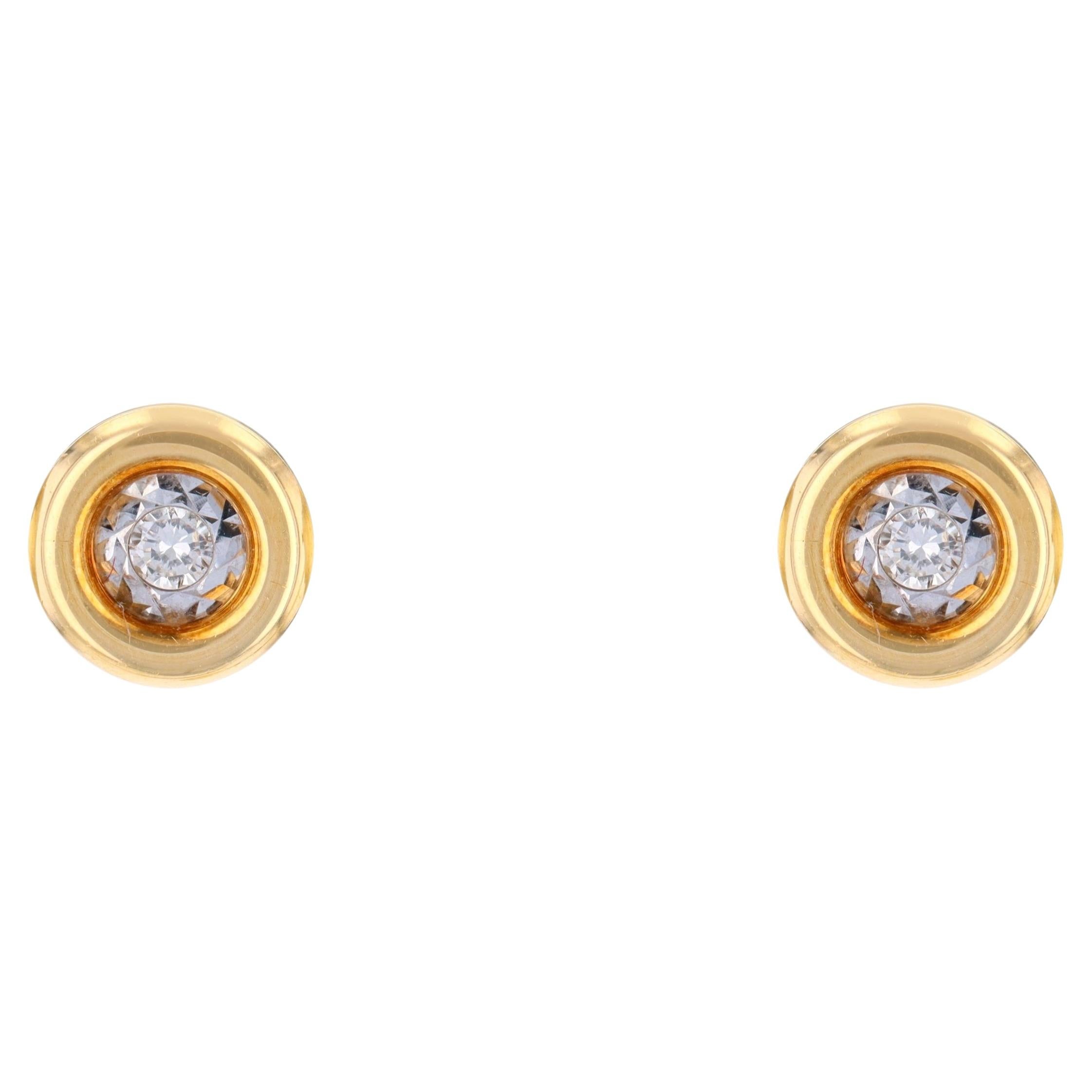 Modern Diamond 18 Karat Yellow Gold Round Stud Earrings