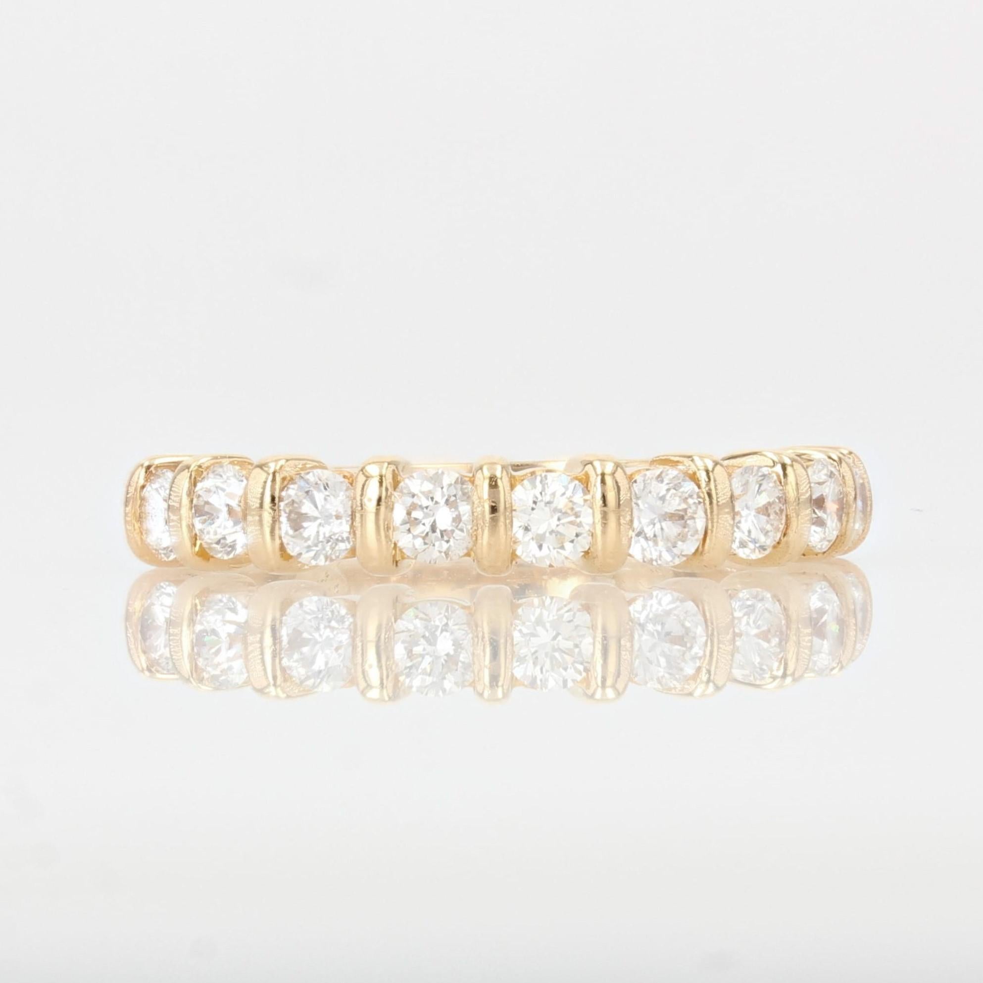 Moderner Diamant-Hochzeitsring aus 18 Karat Gelbgold im Angebot 5