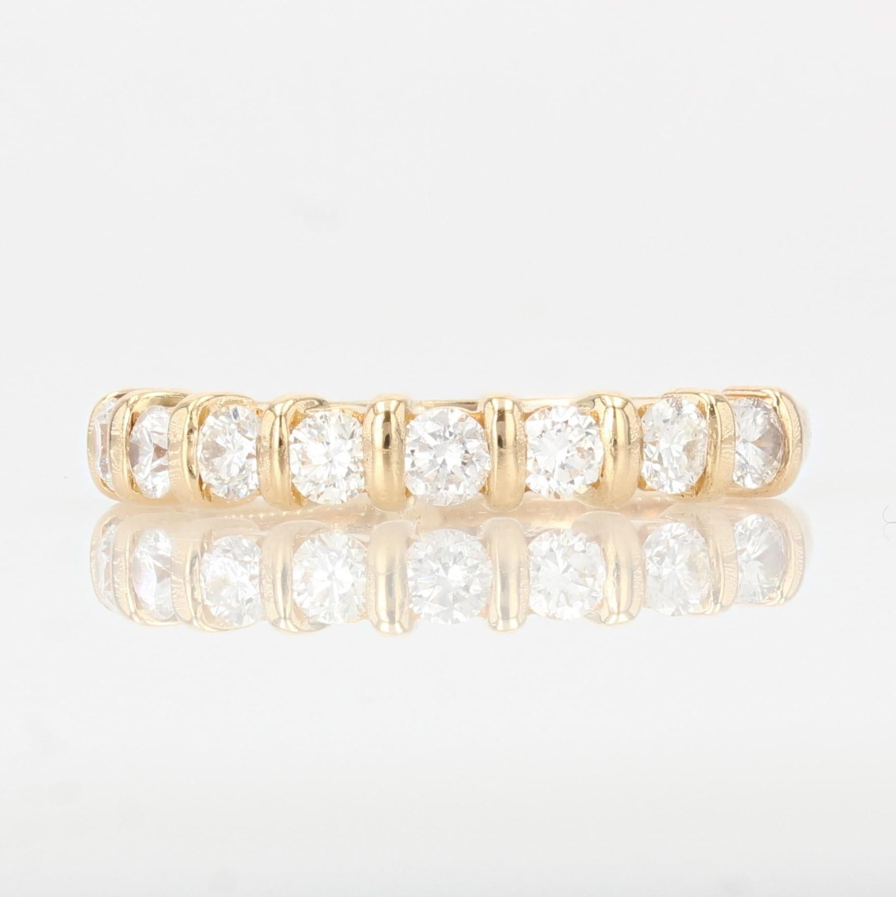 Modern Diamond 18 Karat Yellow Gold Wedding Ring In Good Condition For Sale In Poitiers, FR