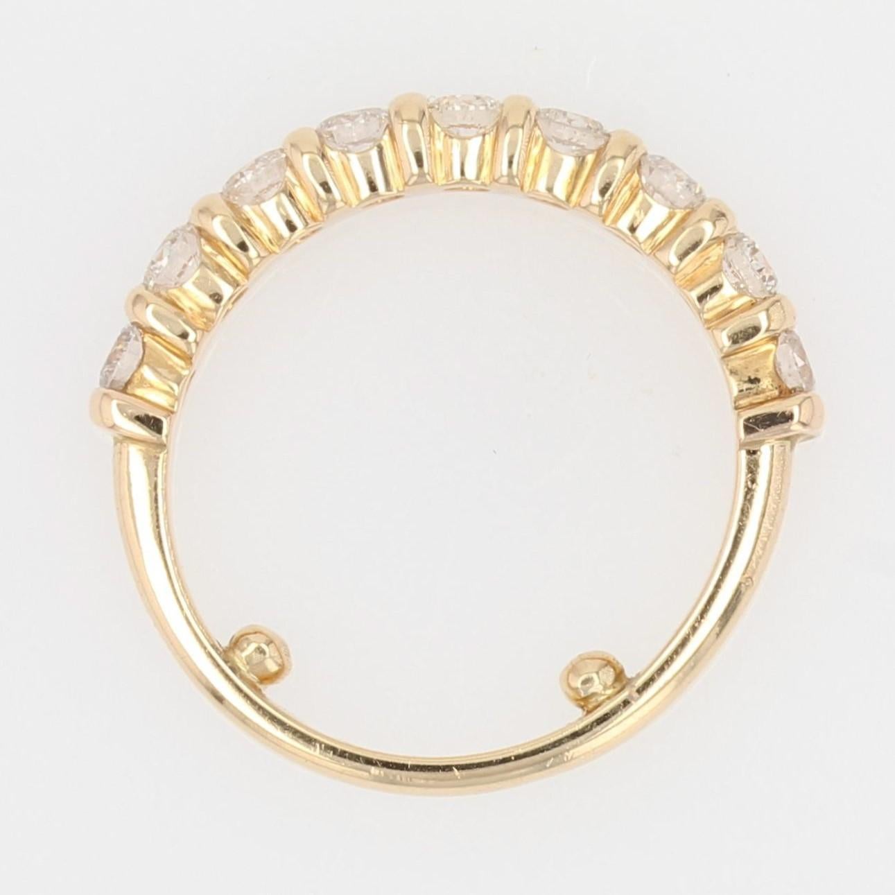 Modern Diamond 18 Karat Yellow Gold Wedding Ring For Sale 2