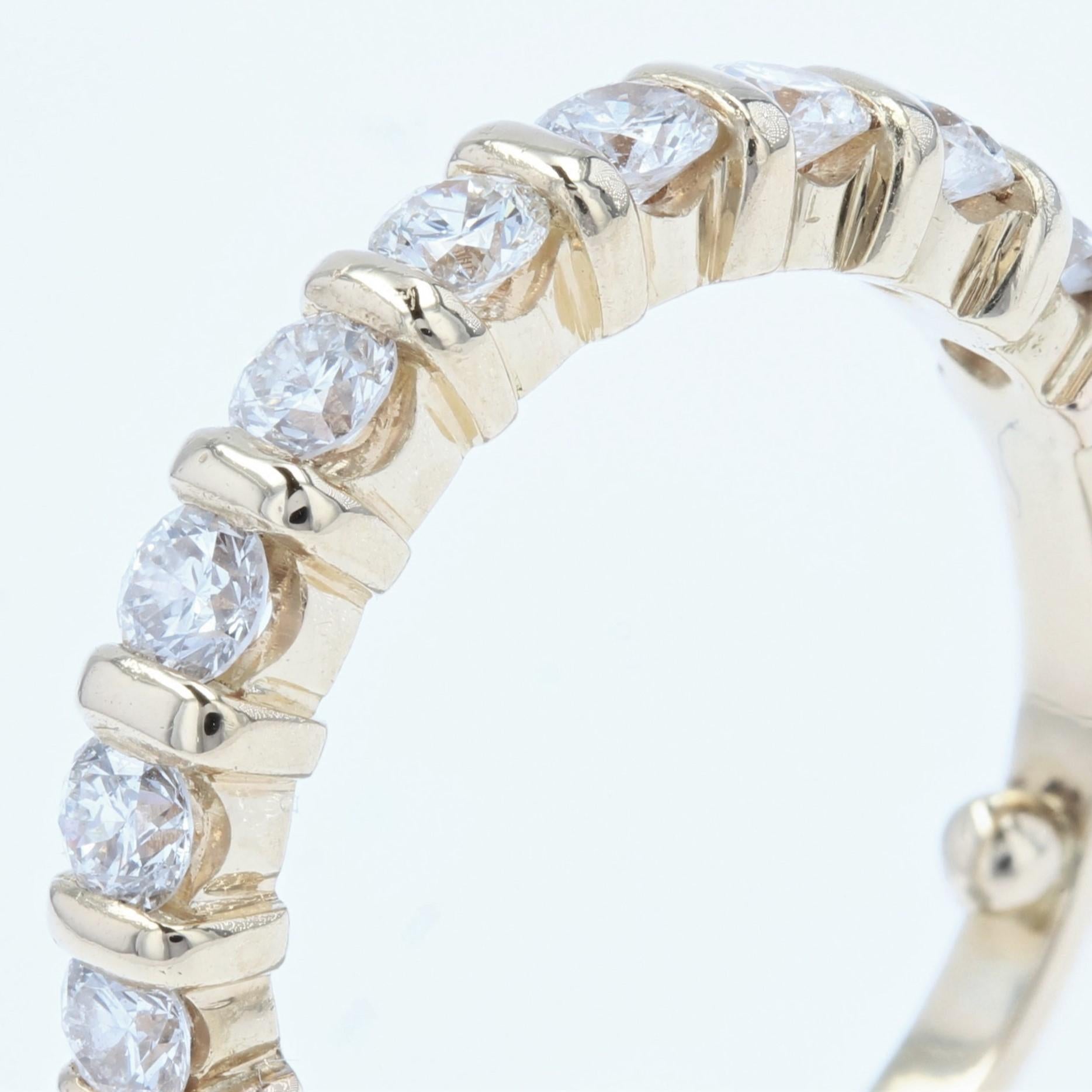 Modern Diamond 18 Karat Yellow Gold Wedding Ring 3