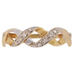 Modern Diamond 18 Karat Yellow White Gold Interlaced Ring
