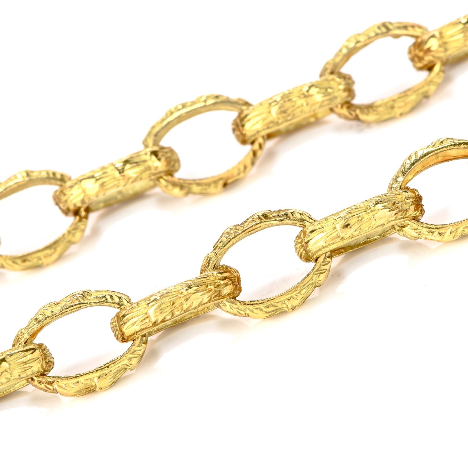 Modern Diamond 18 Karat Yellow Gold Long Textured Necklace In Excellent Condition In Miami, FL