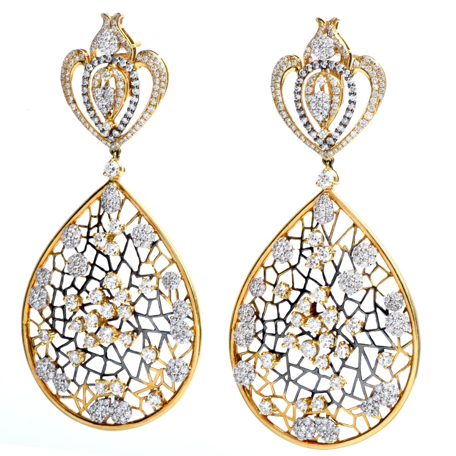 Modern Diamond 18K Yellow Gold Royalty Crown Web Dangle Drop Earrings In Excellent Condition For Sale In Miami, FL