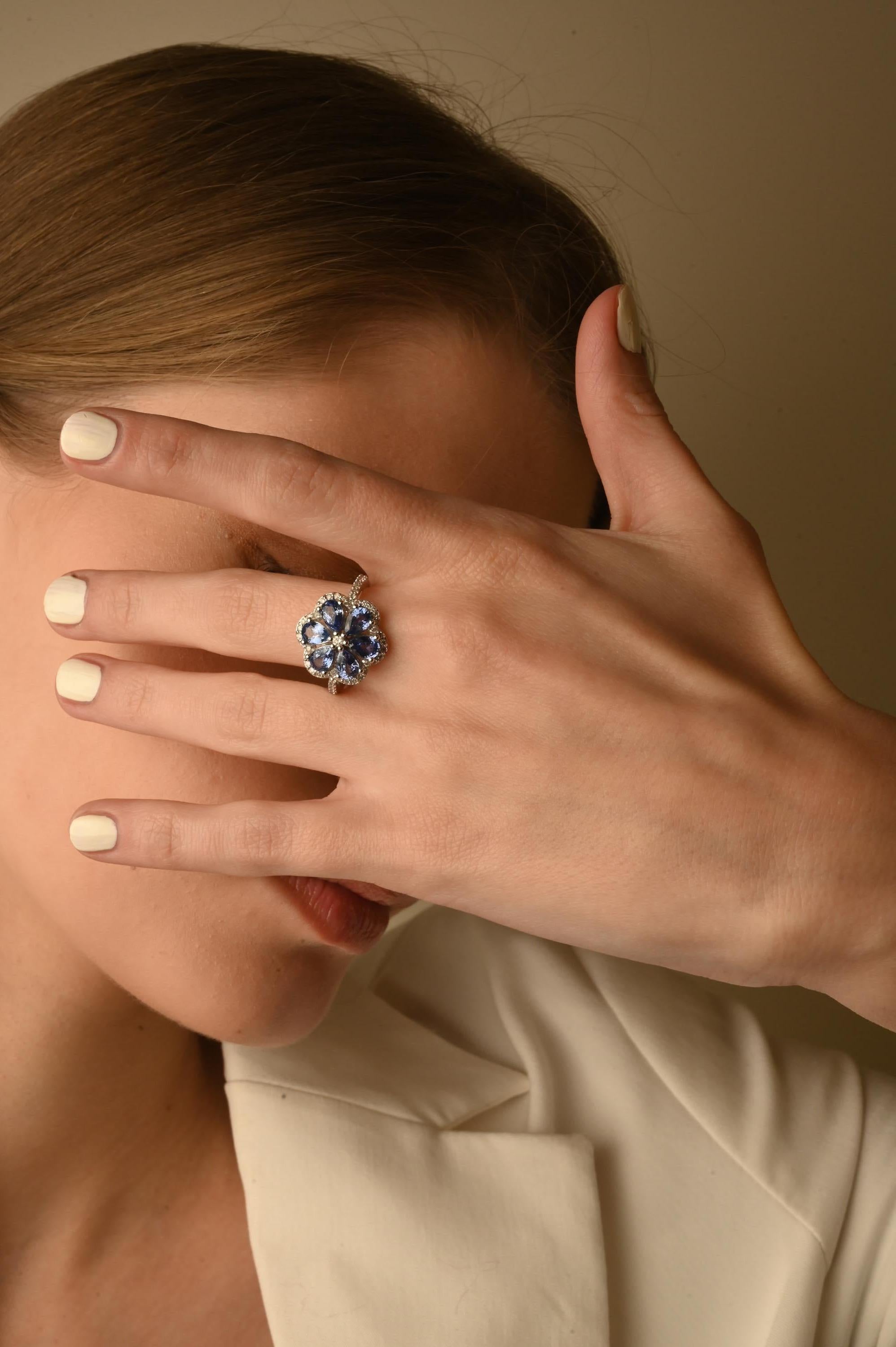 For Sale:  Modern Diamond 3.3 Carat Blue Sapphire Flower Ring 14k Solid White Gold 6