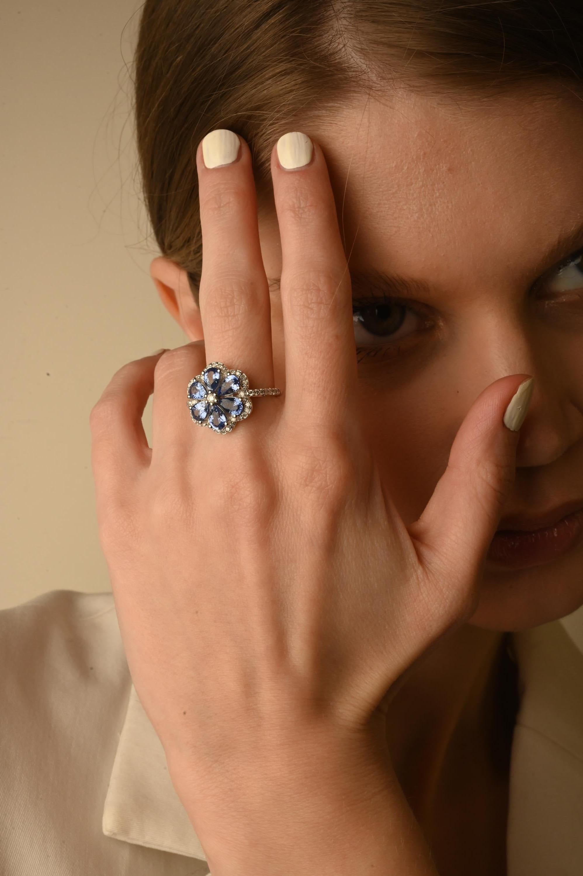 For Sale:  Modern Diamond 3.3 Carat Blue Sapphire Flower Ring 14k Solid White Gold 8