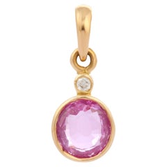 Pendentif moderne en or jaune 18 carats avec diamants et saphir rose 1,33 carat monté