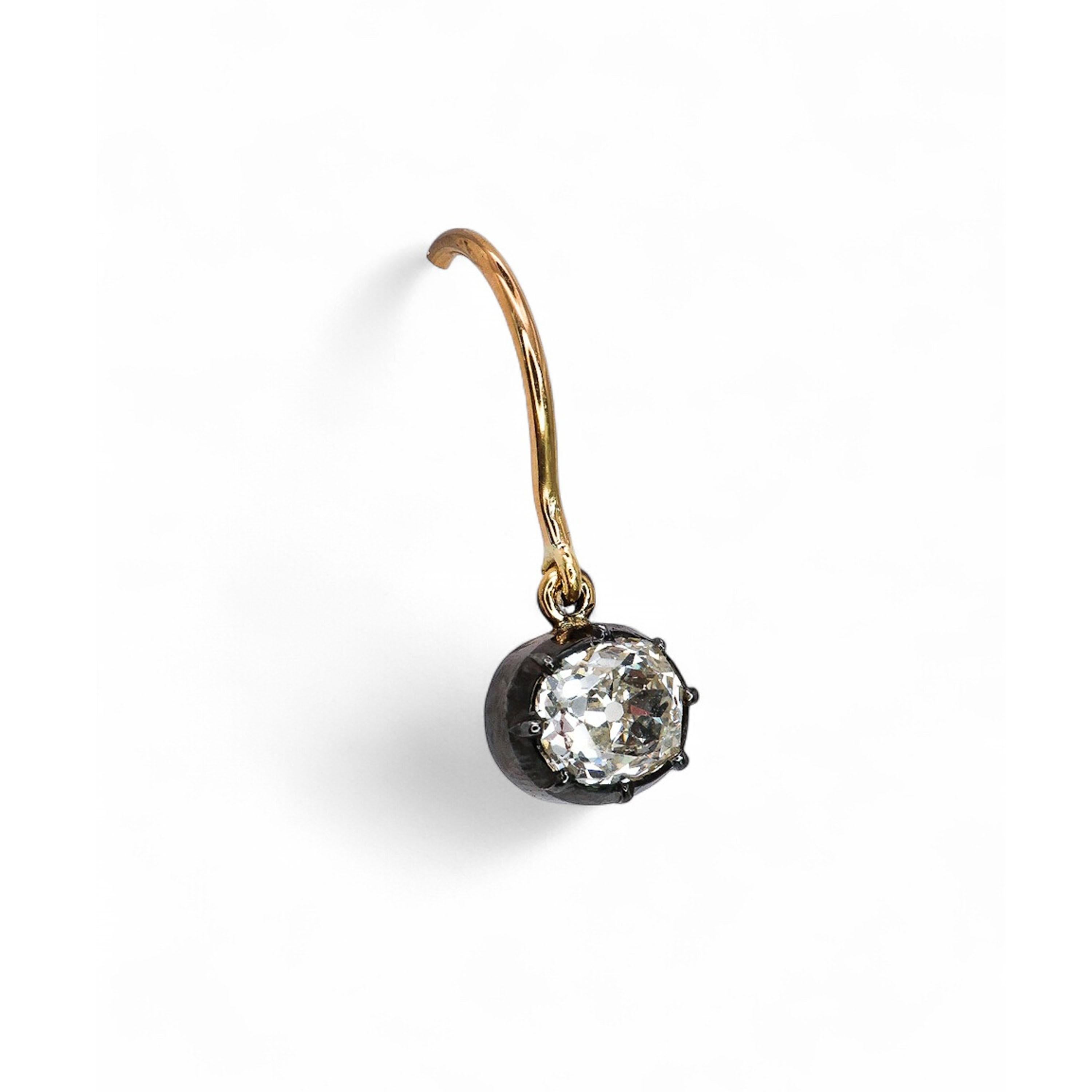 Taille vieille mine Modern Diamond and Silver Upon Gold Drop Earrings, 1.44 Carats en vente