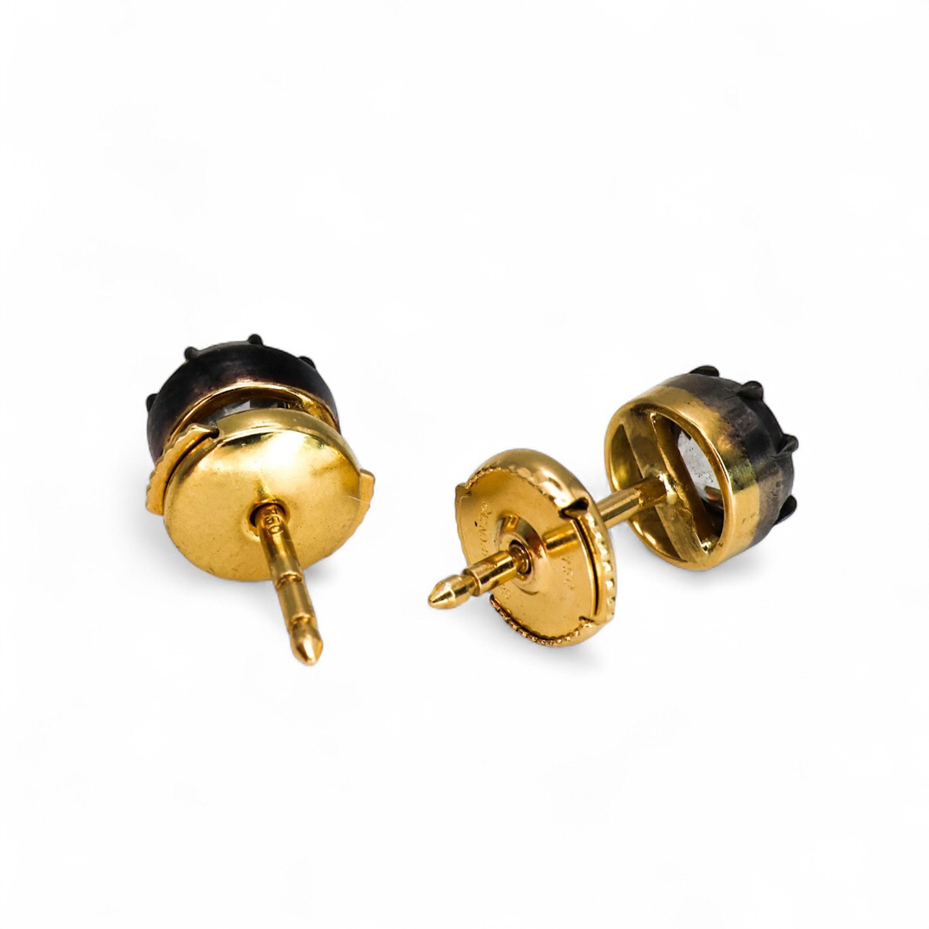 Modern Diamond and Silver Upon Gold Stud Earrings, 1.53 Carats Pour femmes en vente