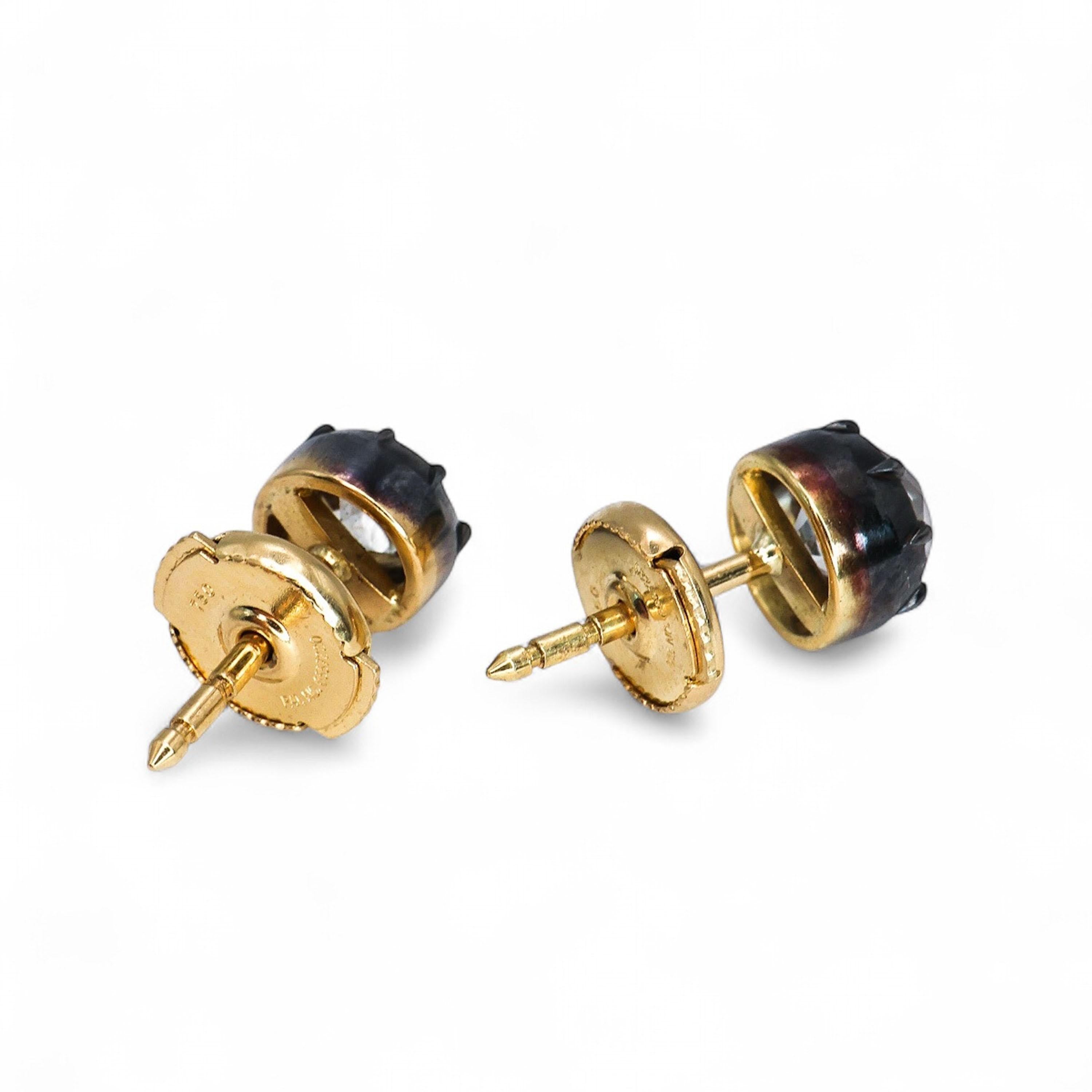 Modern Diamond and Silver Upon Gold Stud Earrings, 1.75 Carats Pour femmes en vente