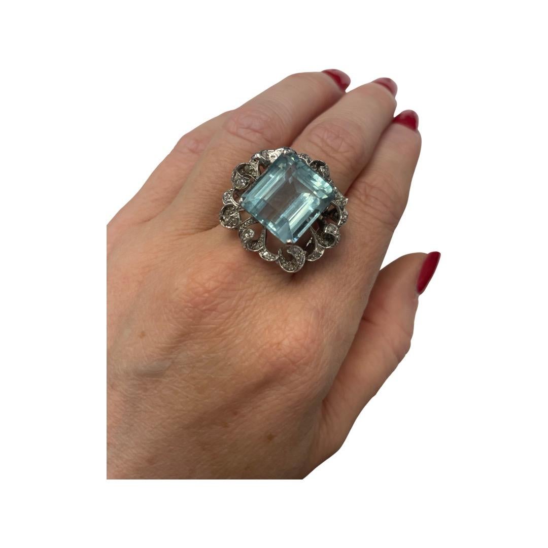Women's or Men's Modern Diamond Aquamarine Ring in 14k White Gold For Sale