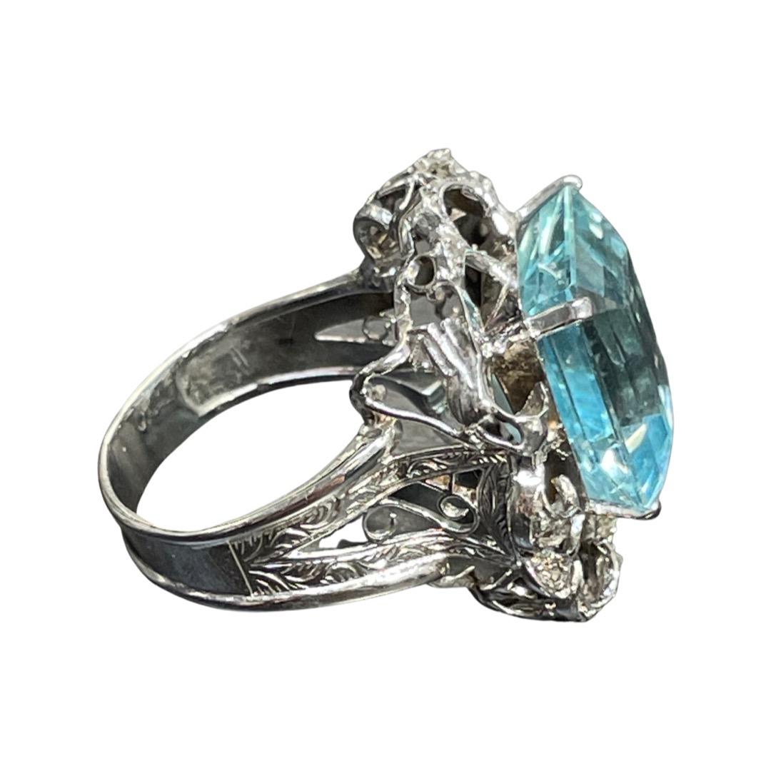 Modern Diamond Aquamarine Ring in 14k White Gold For Sale 3
