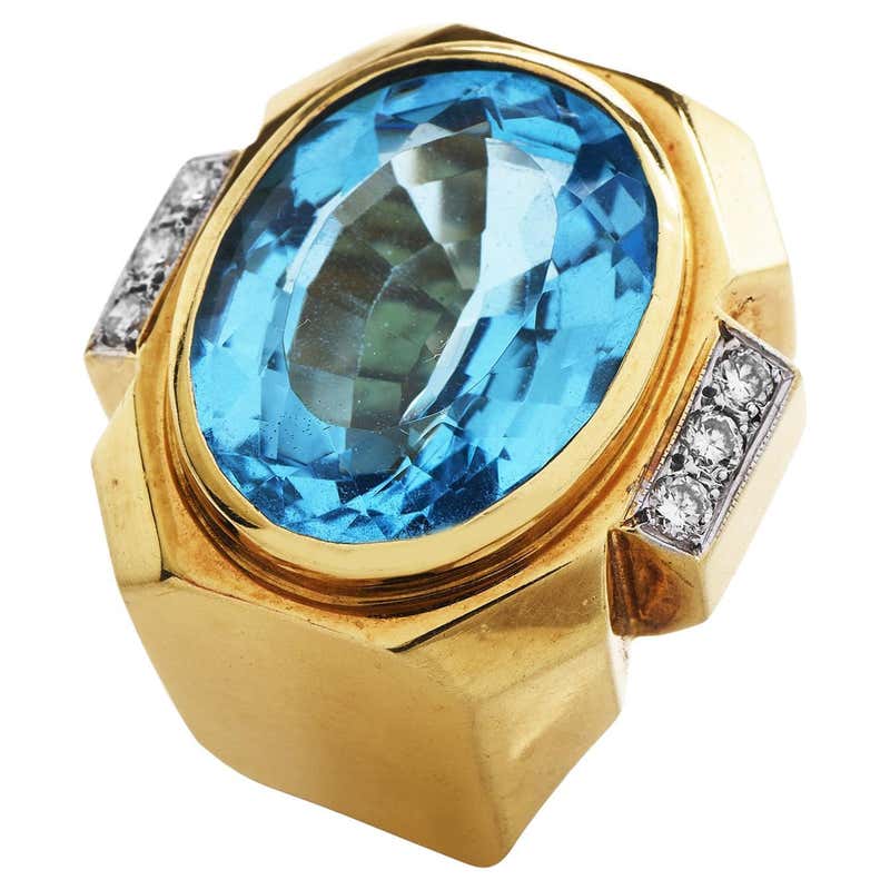Beautiful Diamond Gold Geometric Ring For Sale at 1stDibs