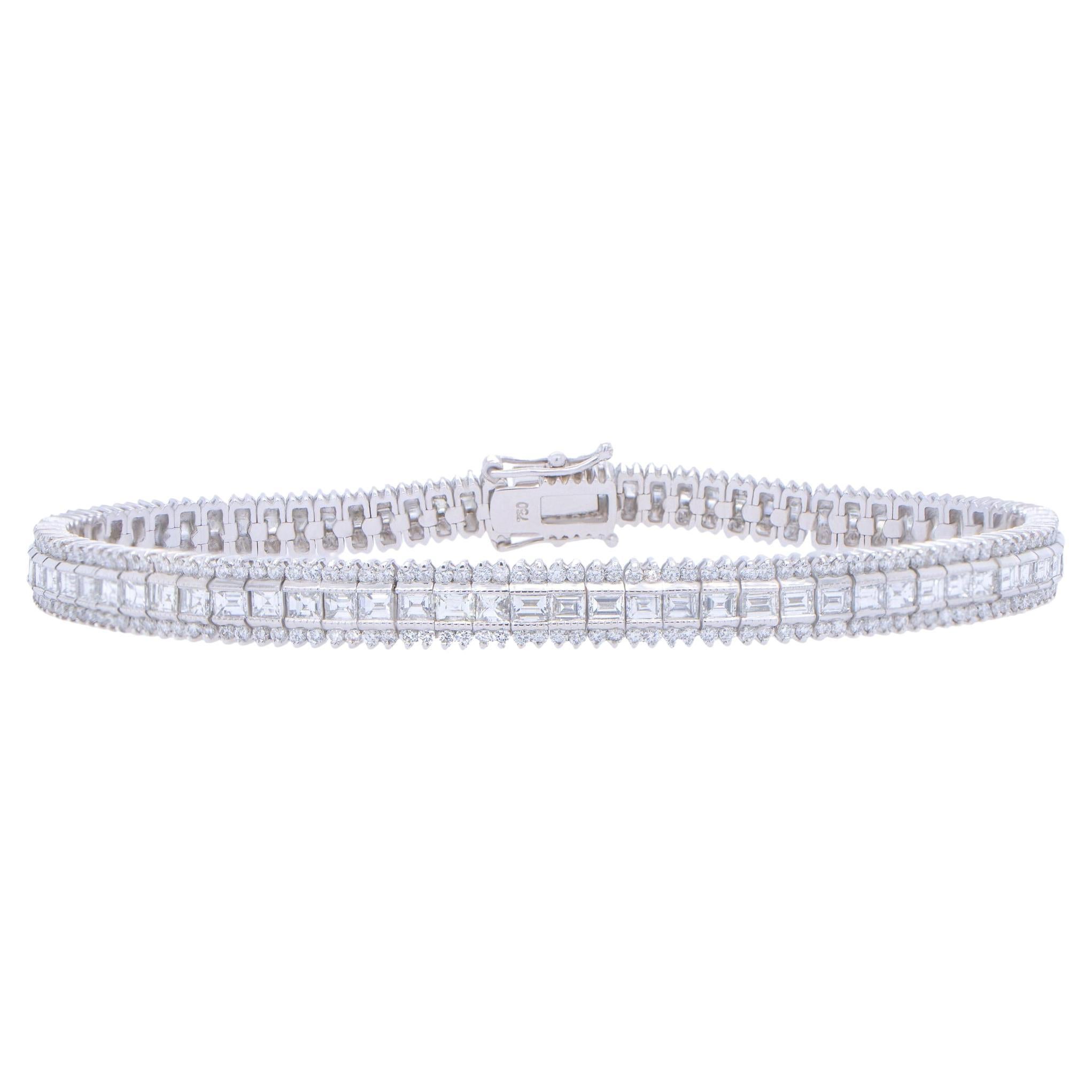 Modern Diamond Bracelet 6.20 Carats 390 Diamonds 18K Gold For Sale