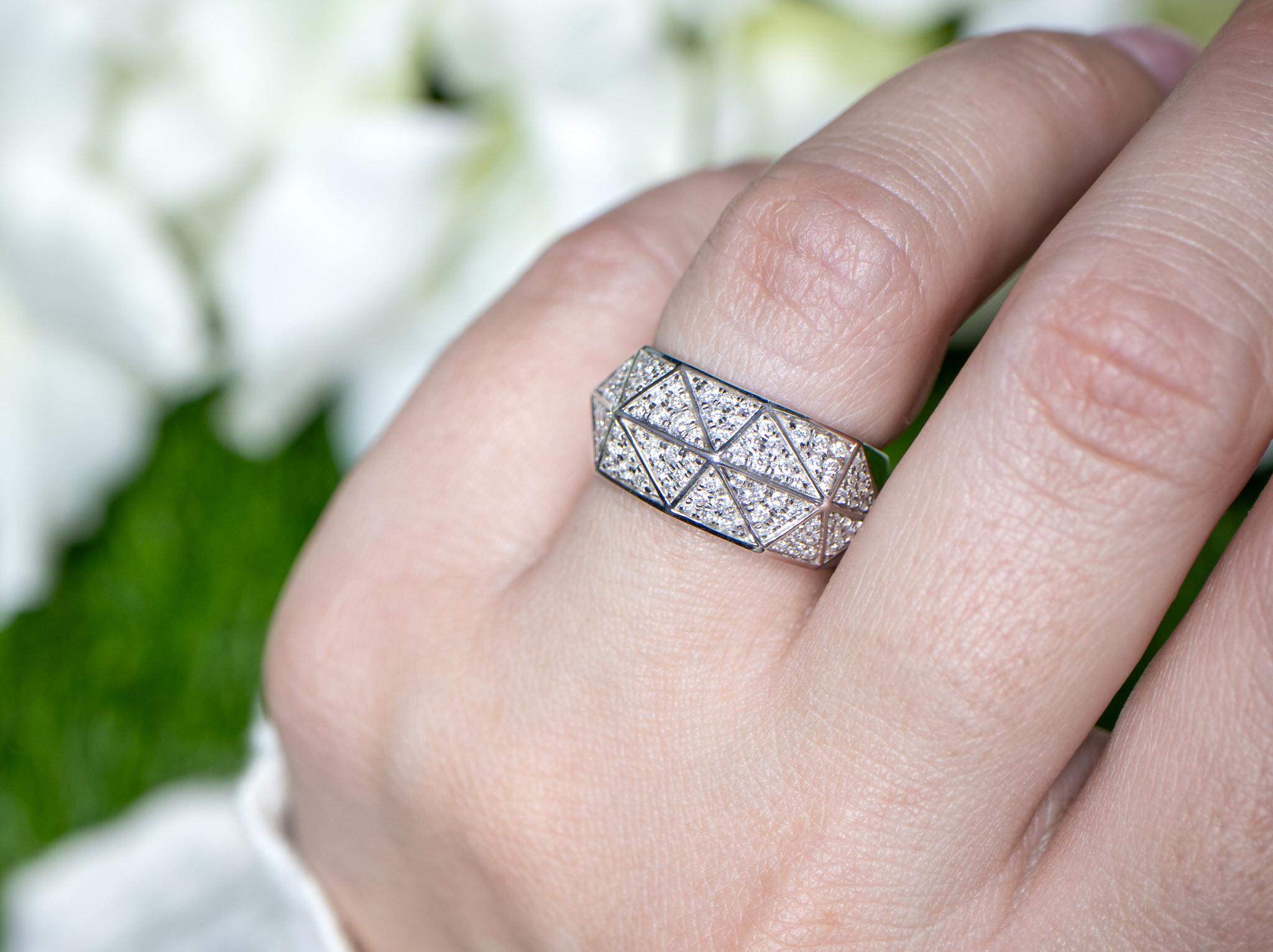 Women's or Men's Modern Diamond Cluster Cocktail Ring 18K White Gold For Sale