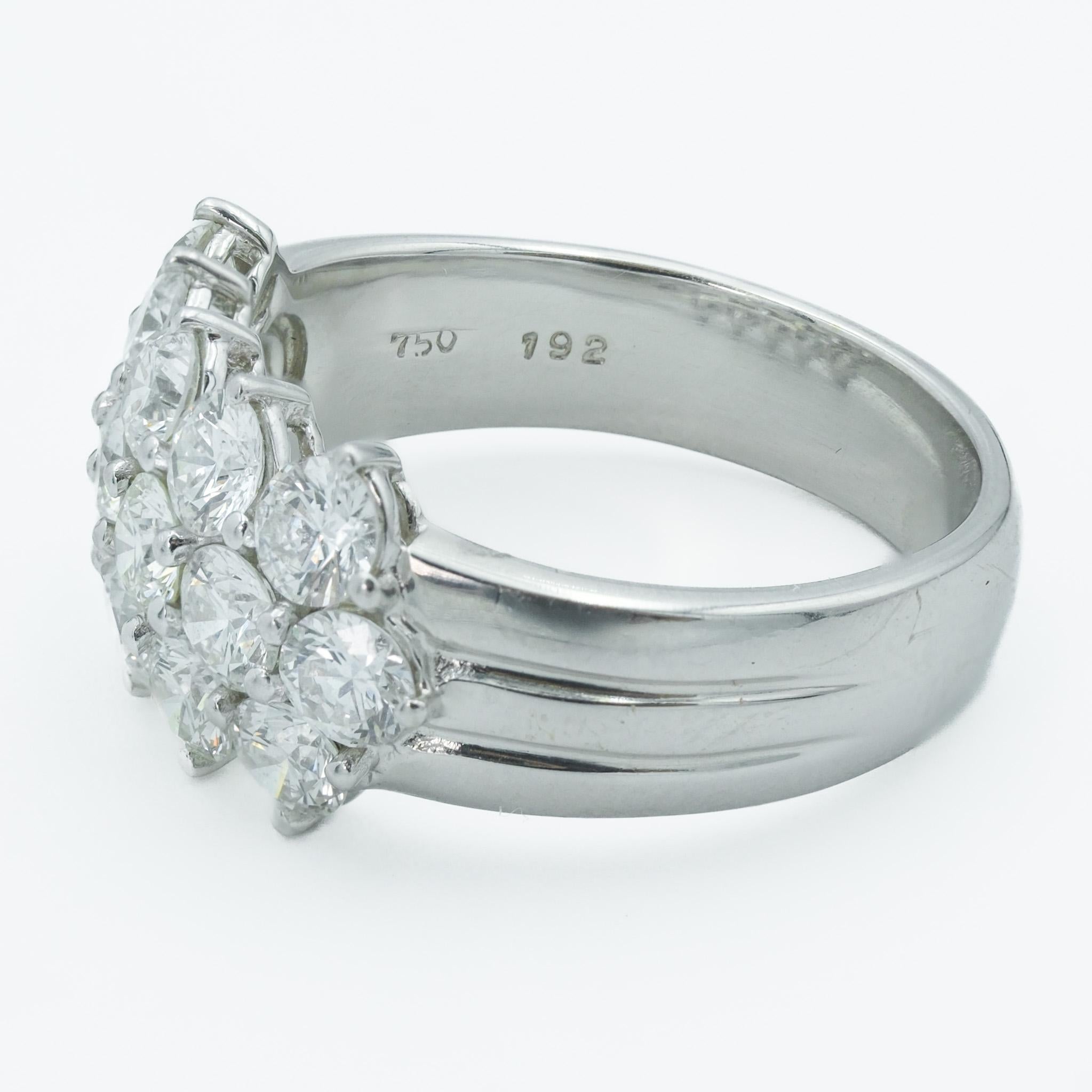 Moderno Anello impilabile con cluster di diamanti di proprietà ~1,92ctw in oro bianco 18 carati moderno taglia 6 in vendita