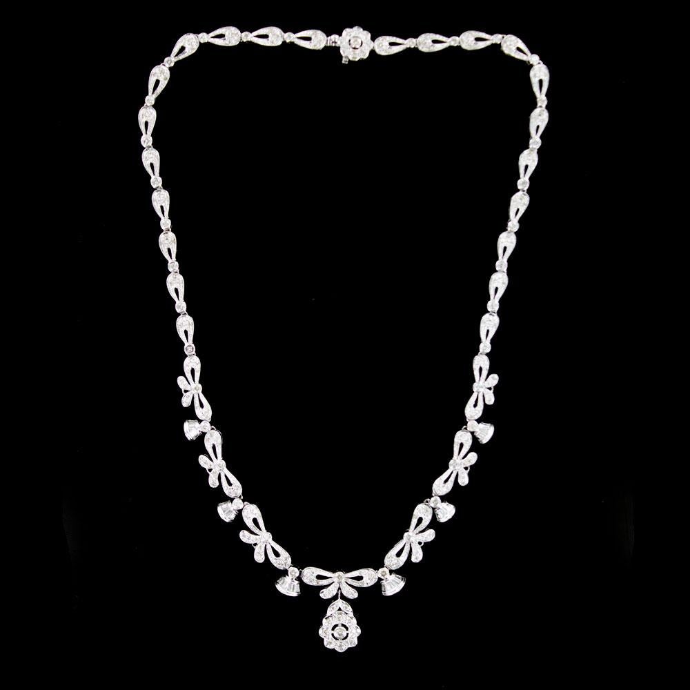 Round Cut Modern Diamond Drop 18 Karat White Gold Floral Link Necklace