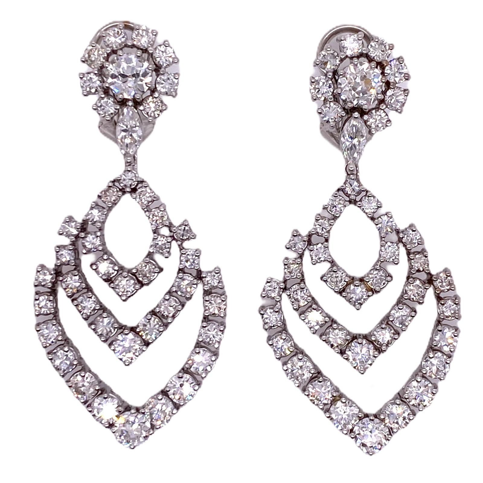 Modern Diamond Drop Dangle 18 Karat White Gold Earrings 9.0 Carat Total Weight In Excellent Condition In Boca Raton, FL