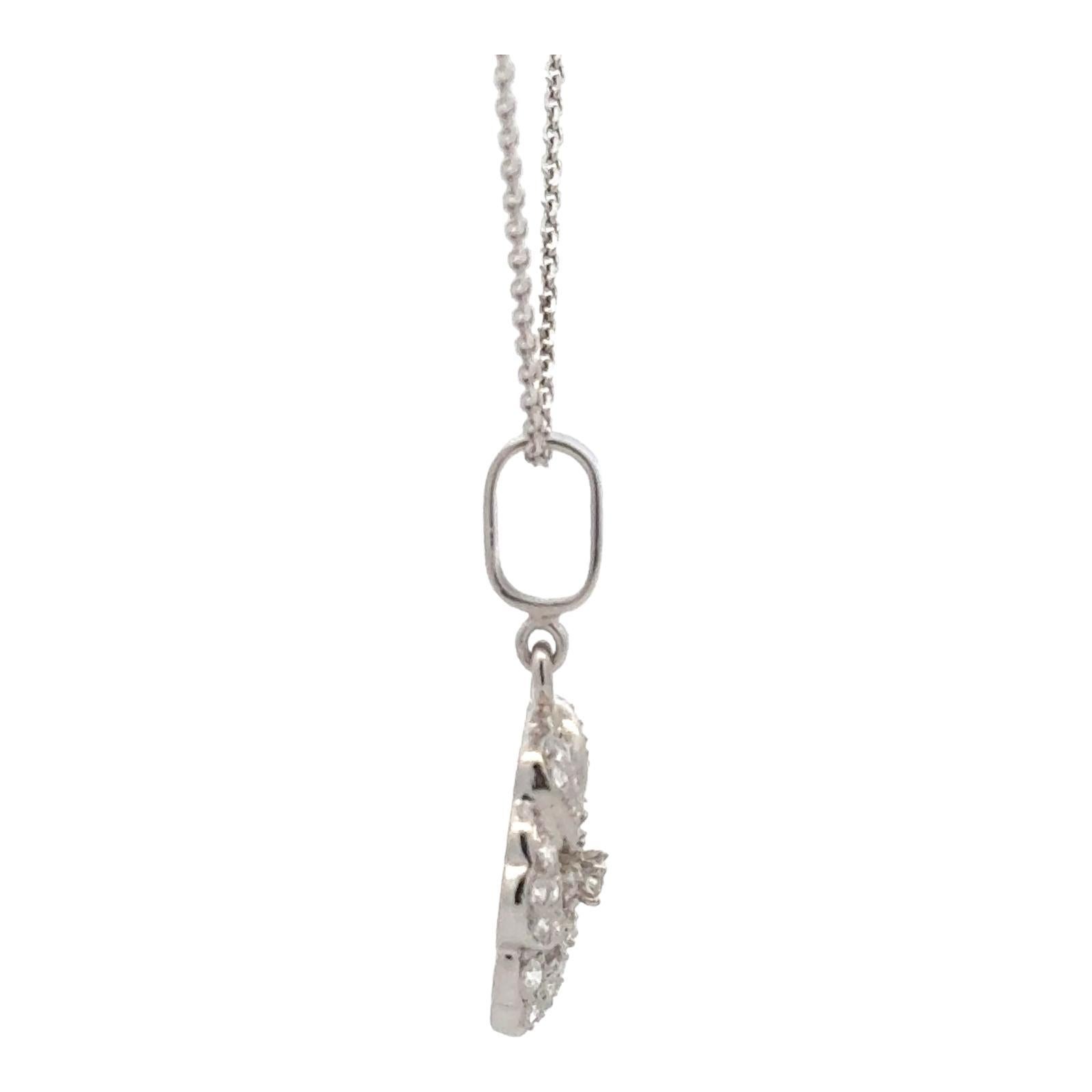 Modern Diamond Floral Platinum 14 Karat White Gold Pendant Necklace For Sale 1