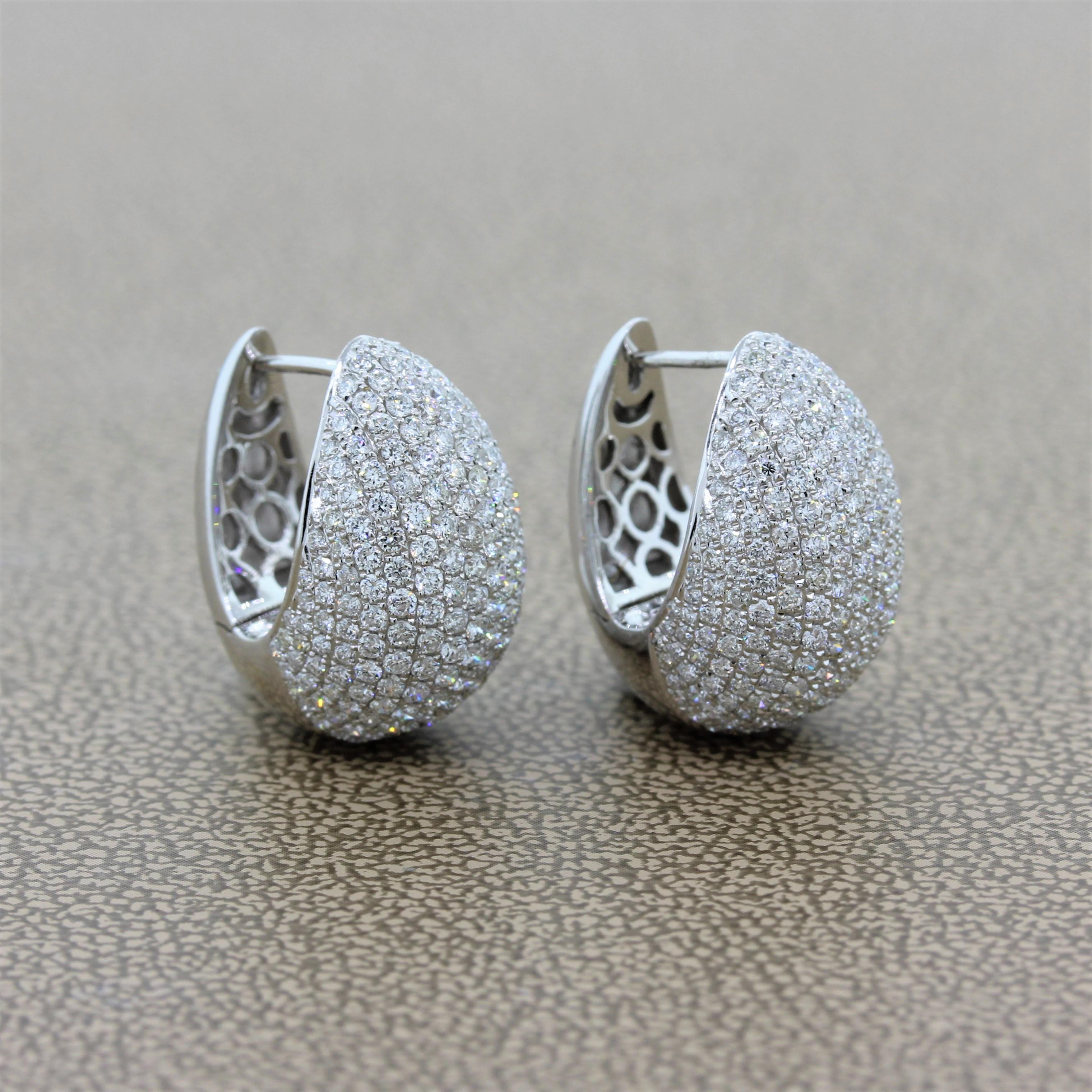 Modern Diamond Gold Earrings In New Condition For Sale In Beverly Hills, CA