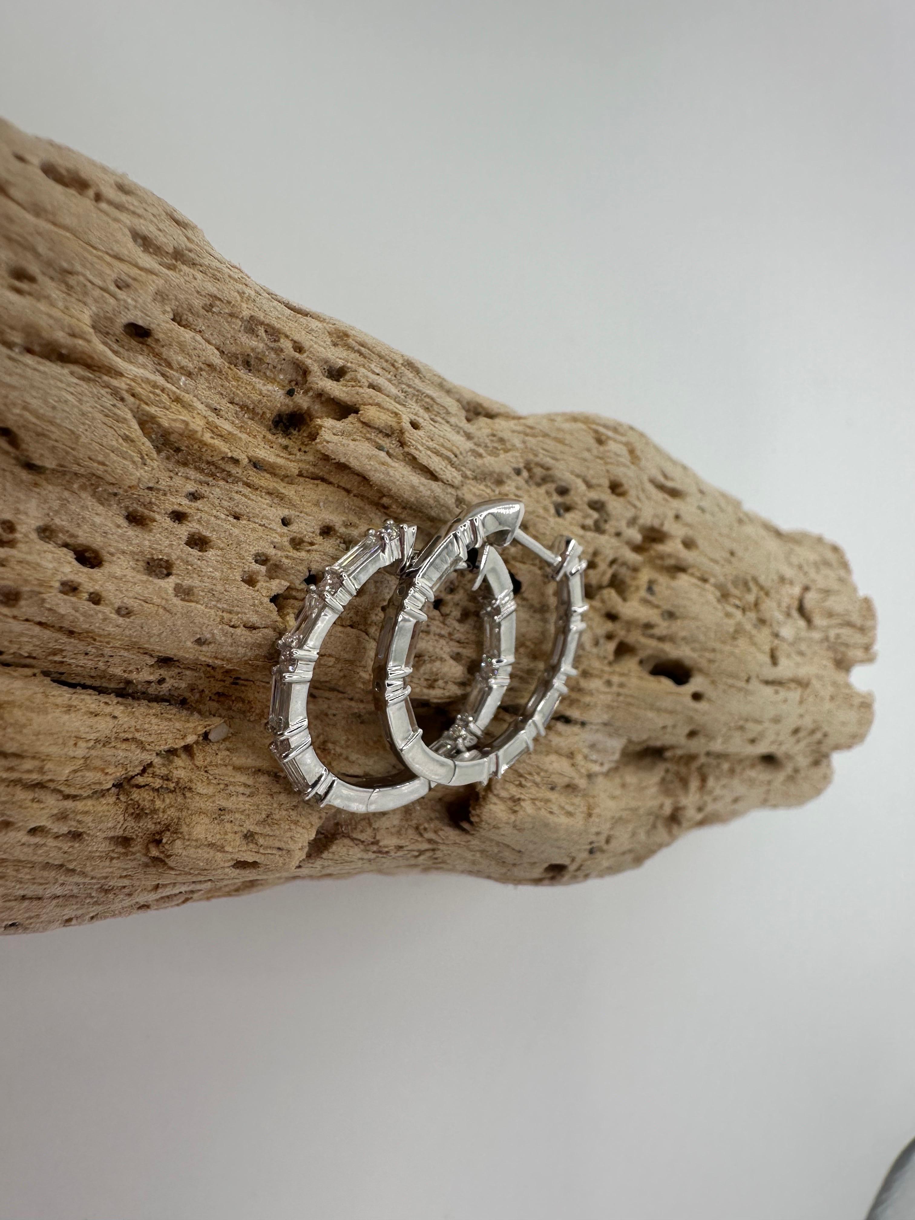 Taille brillant The Moderns boucle d'oreille diamant boucle d'oreille diamant taille émeraude or 14KT en vente