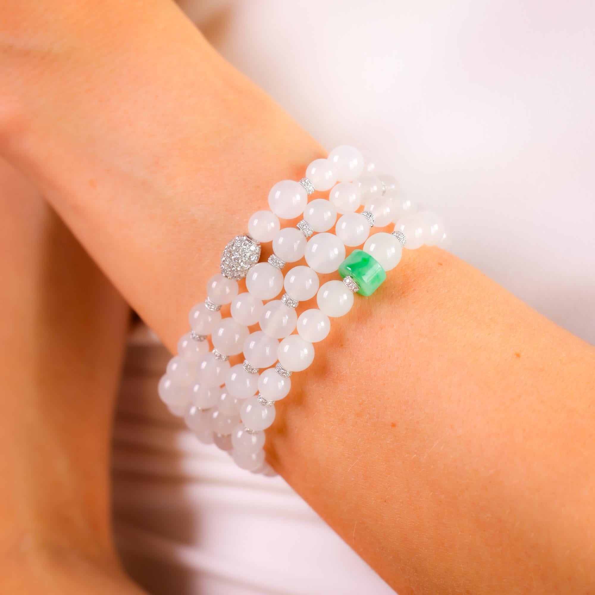Pulsera moderna de oro blanco de 18 quilates con jade y diamantes Corte brillante