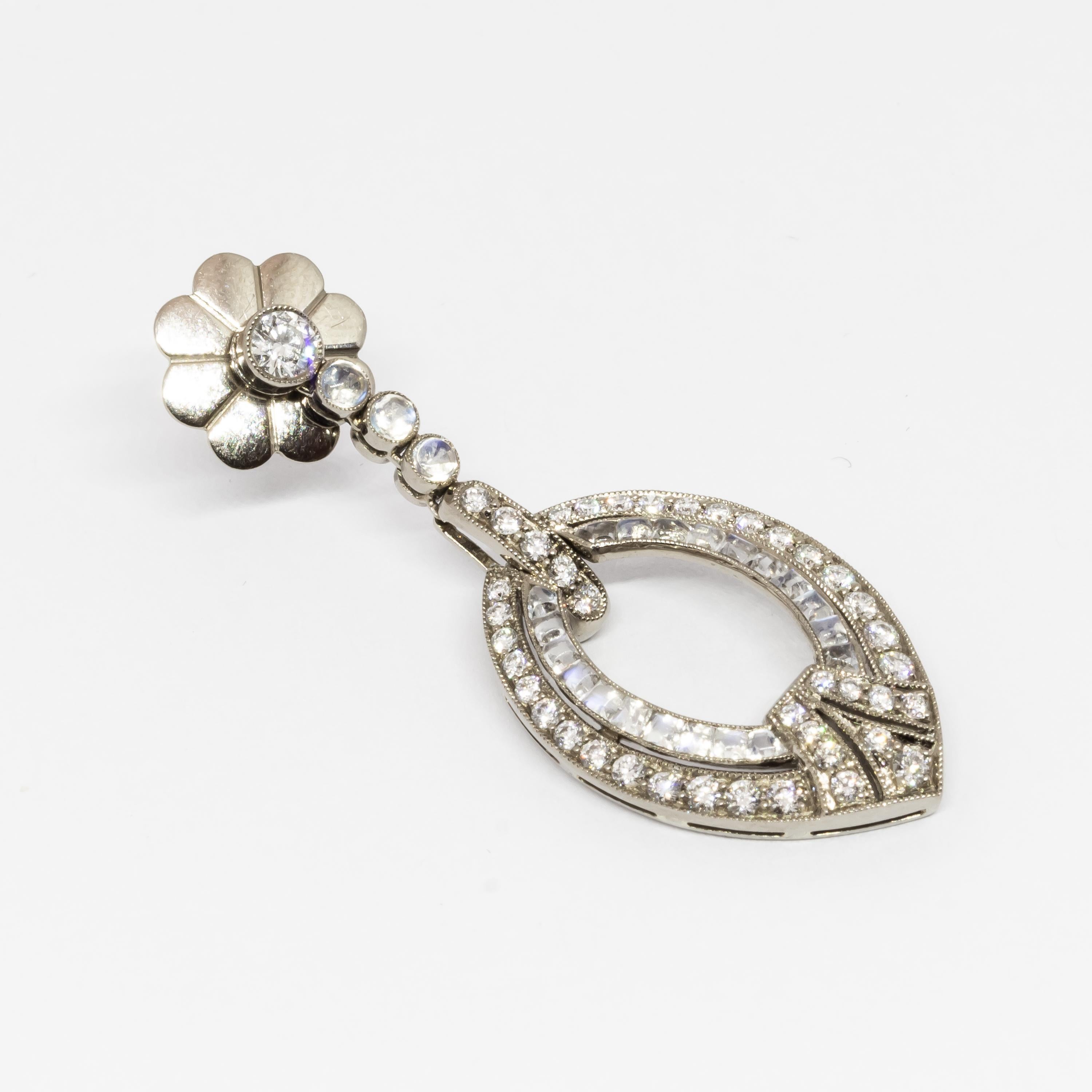 Moderne Ohrringe aus Diamanten, Mondsteinen und Weißgold, 3,50 Karat (Brillantschliff) im Angebot