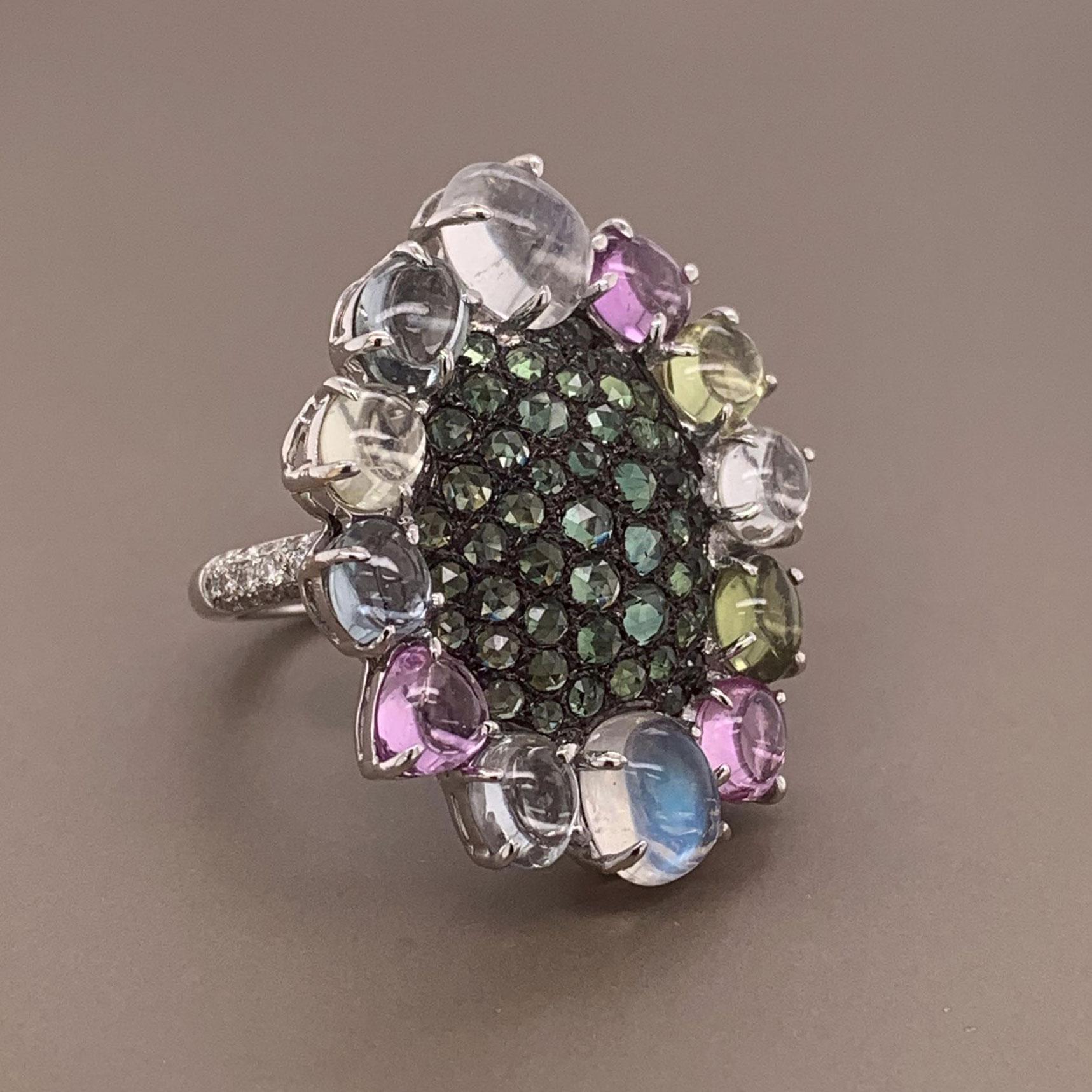 Anello moderno in oro con diamante, zaffiro e pietra di luna in vendita 2
