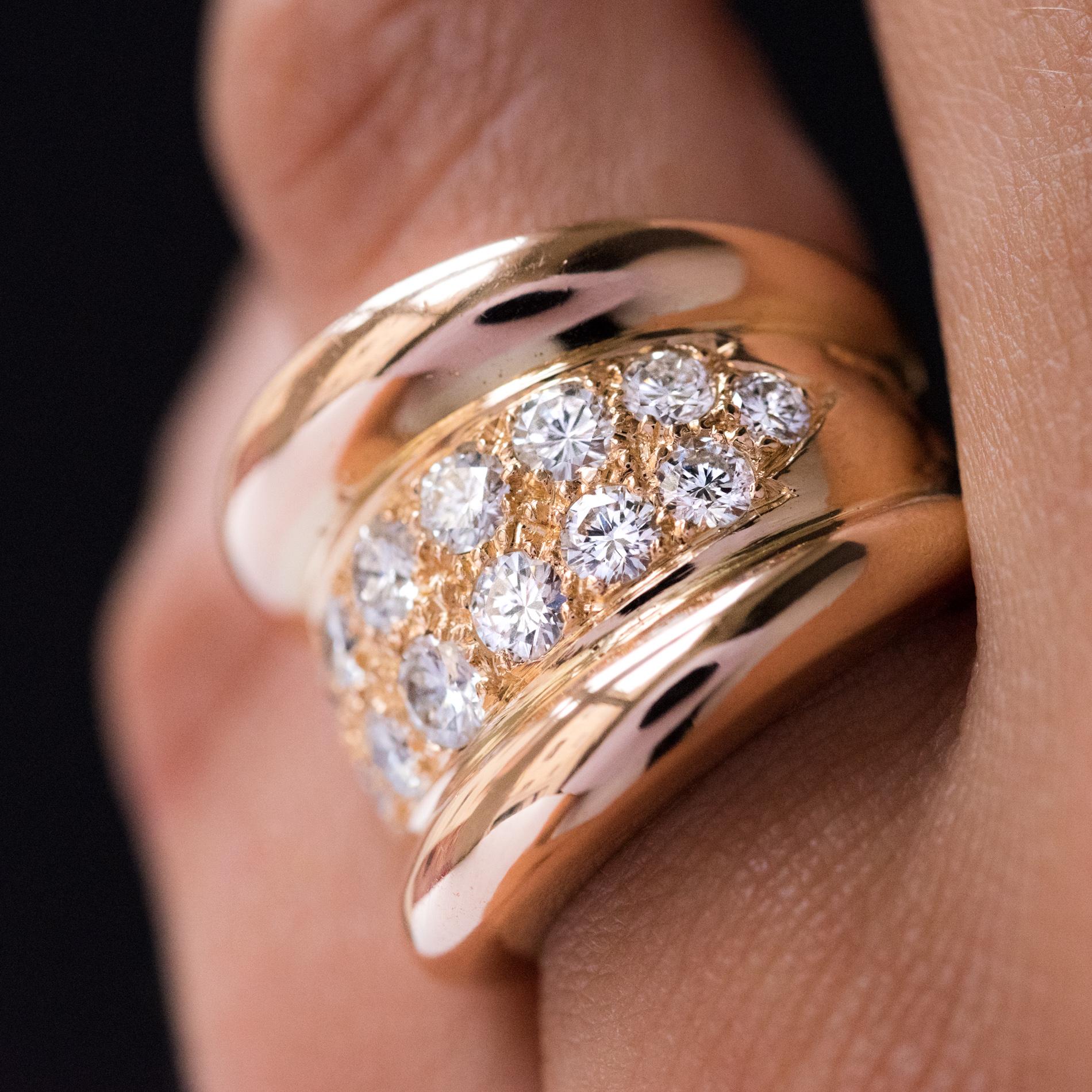Modern Diamond Paved Gadroon 18 Karat Rose Gold Massive Ring In Good Condition For Sale In Poitiers, FR