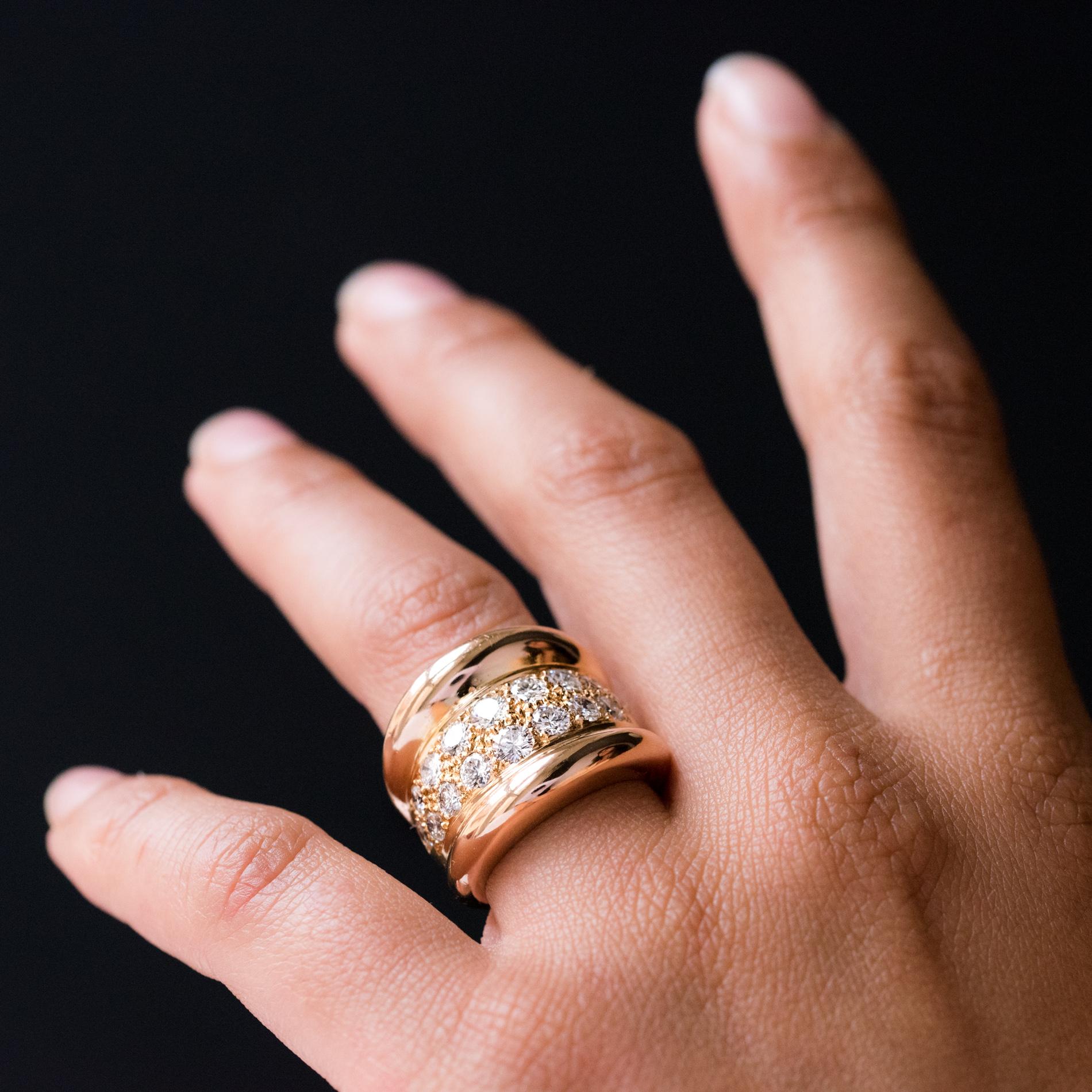 Modern Diamond Paved Gadroon 18 Karat Rose Gold Massive Ring For Sale 1