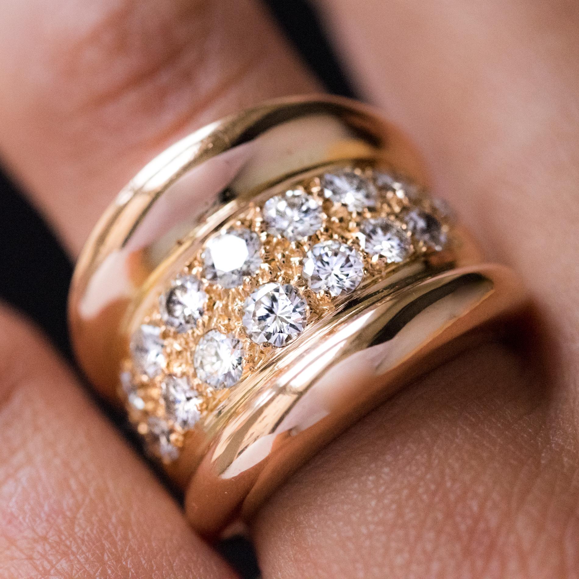 Modern Diamond Paved Gadroon 18 Karat Rose Gold Massive Ring For Sale 3