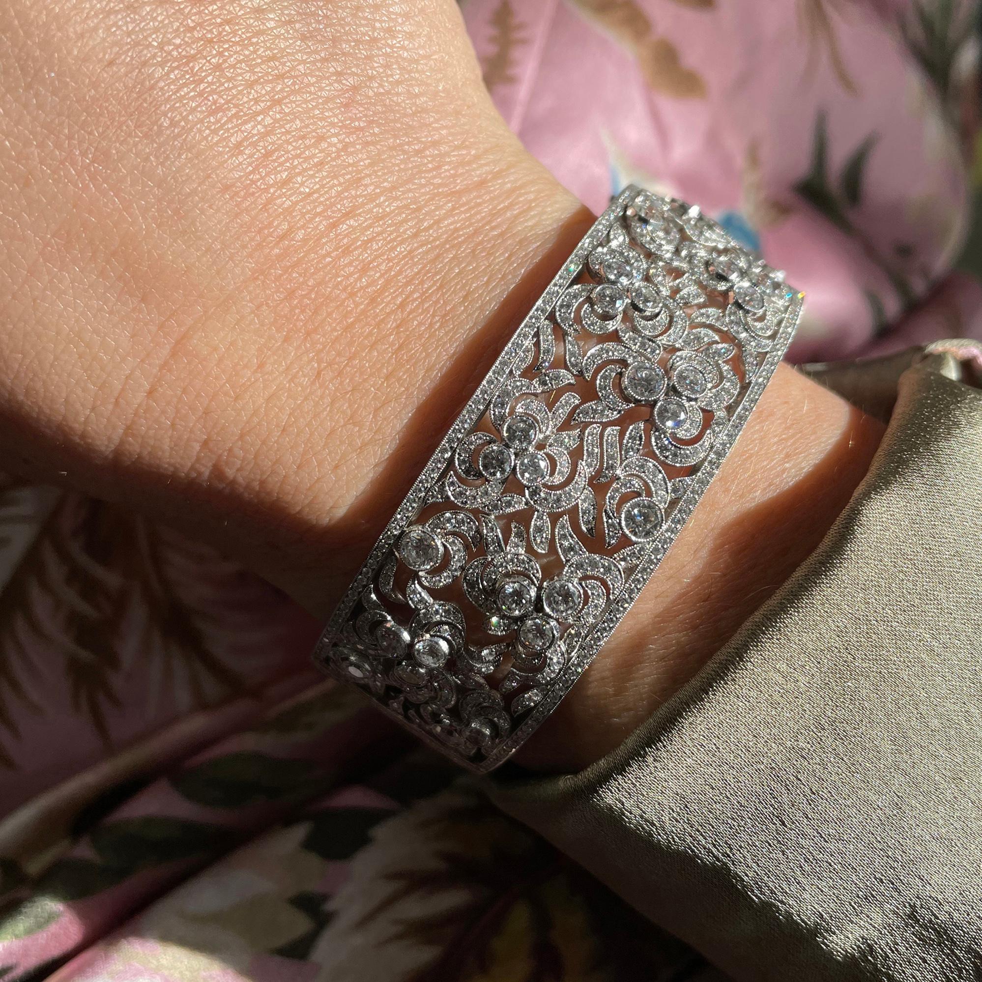 Modern Diamond Platinum Bangle, 11.23 Carats For Sale 1