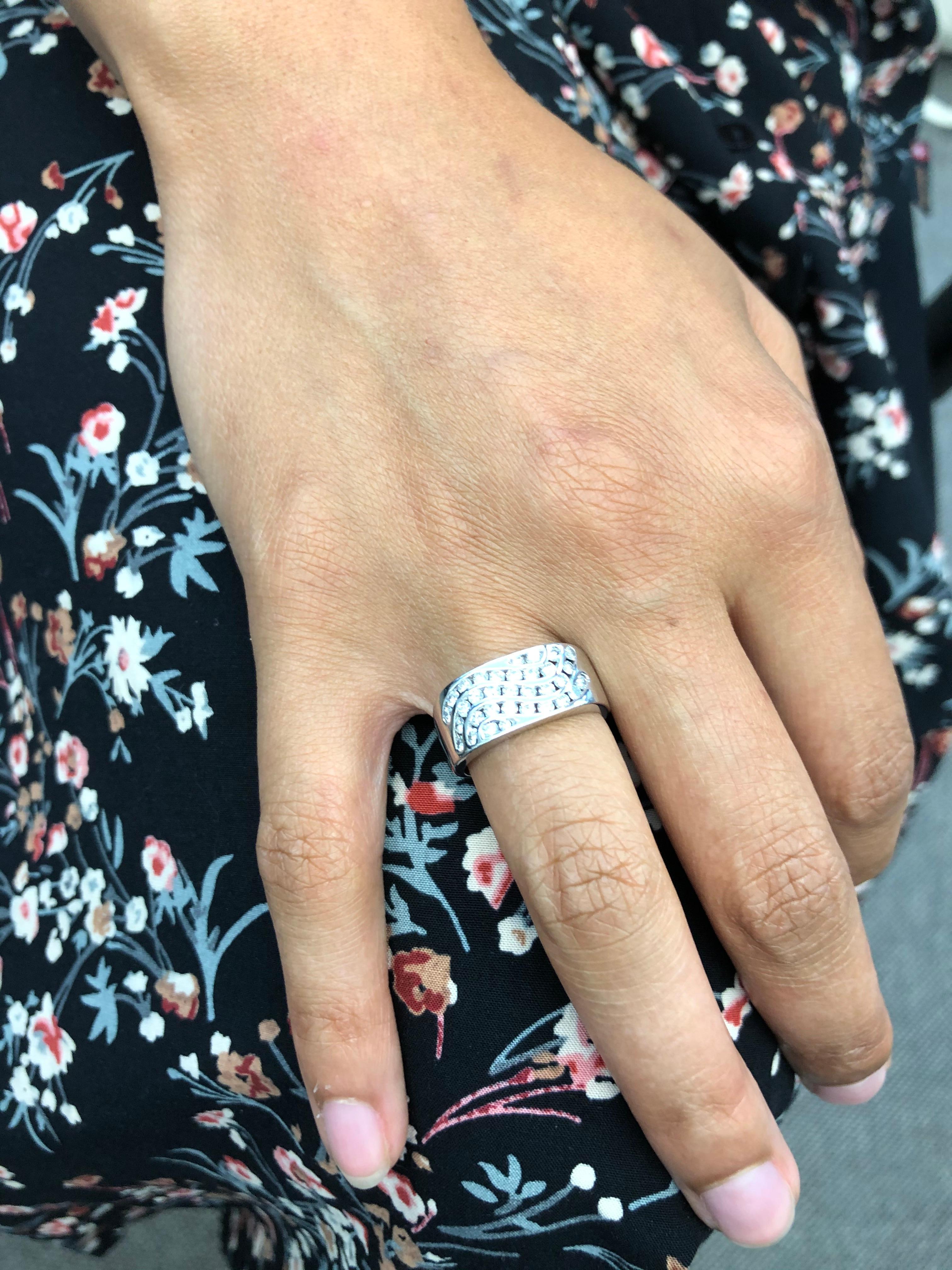 Modern Diamond Ring in 18 Karat White Gold 5