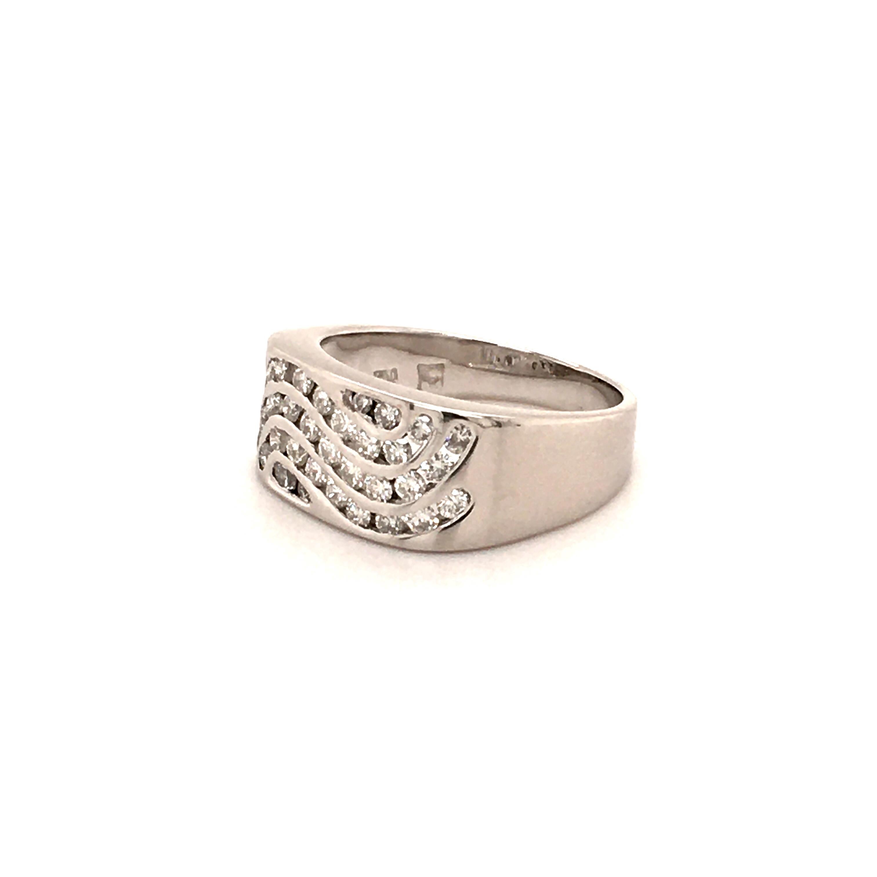 Brilliant Cut Modern Diamond Ring in 18 Karat White Gold