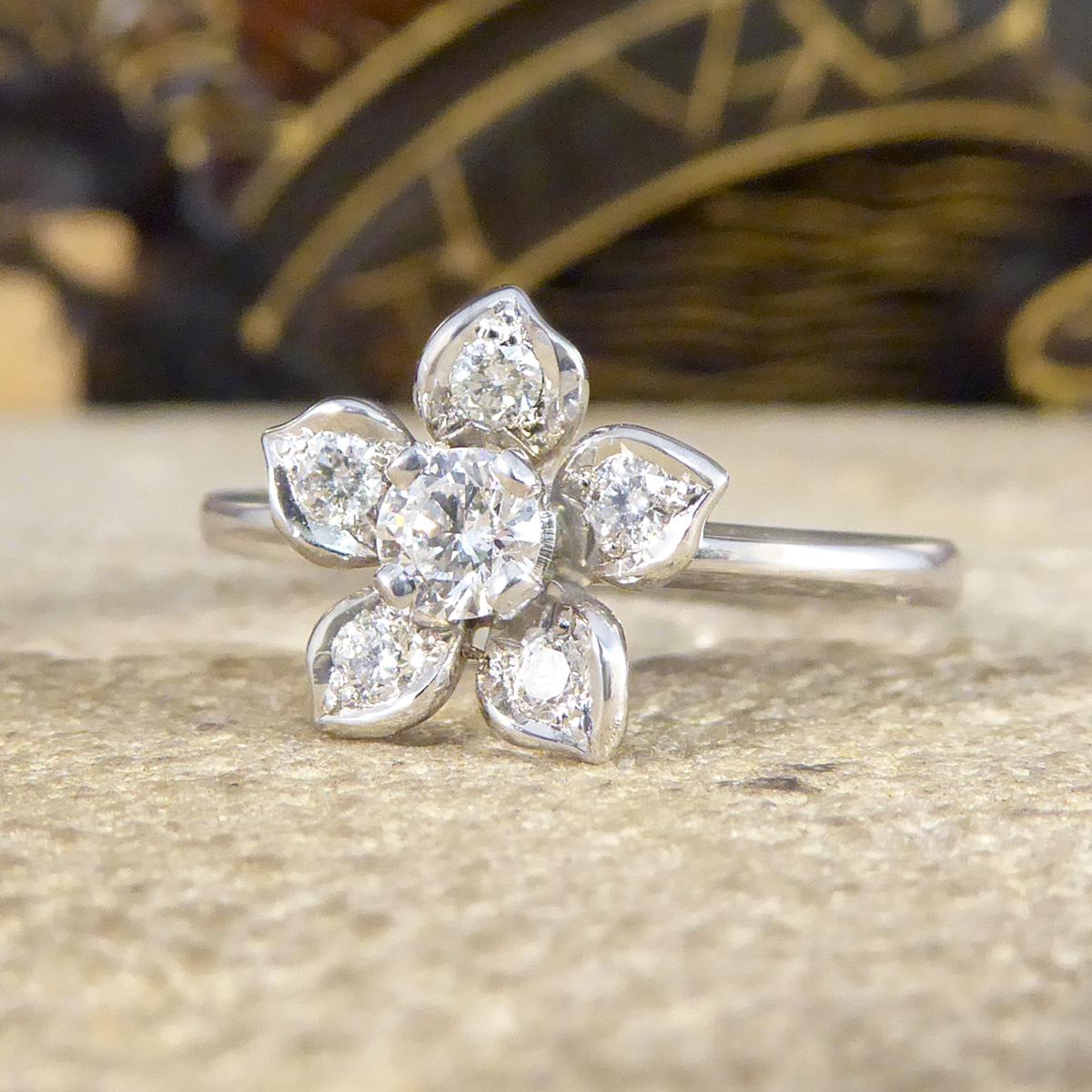 Modern Diamond Set Flower Ring in 18ct White Gold In New Condition For Sale In Yorkshire, West Yorkshire