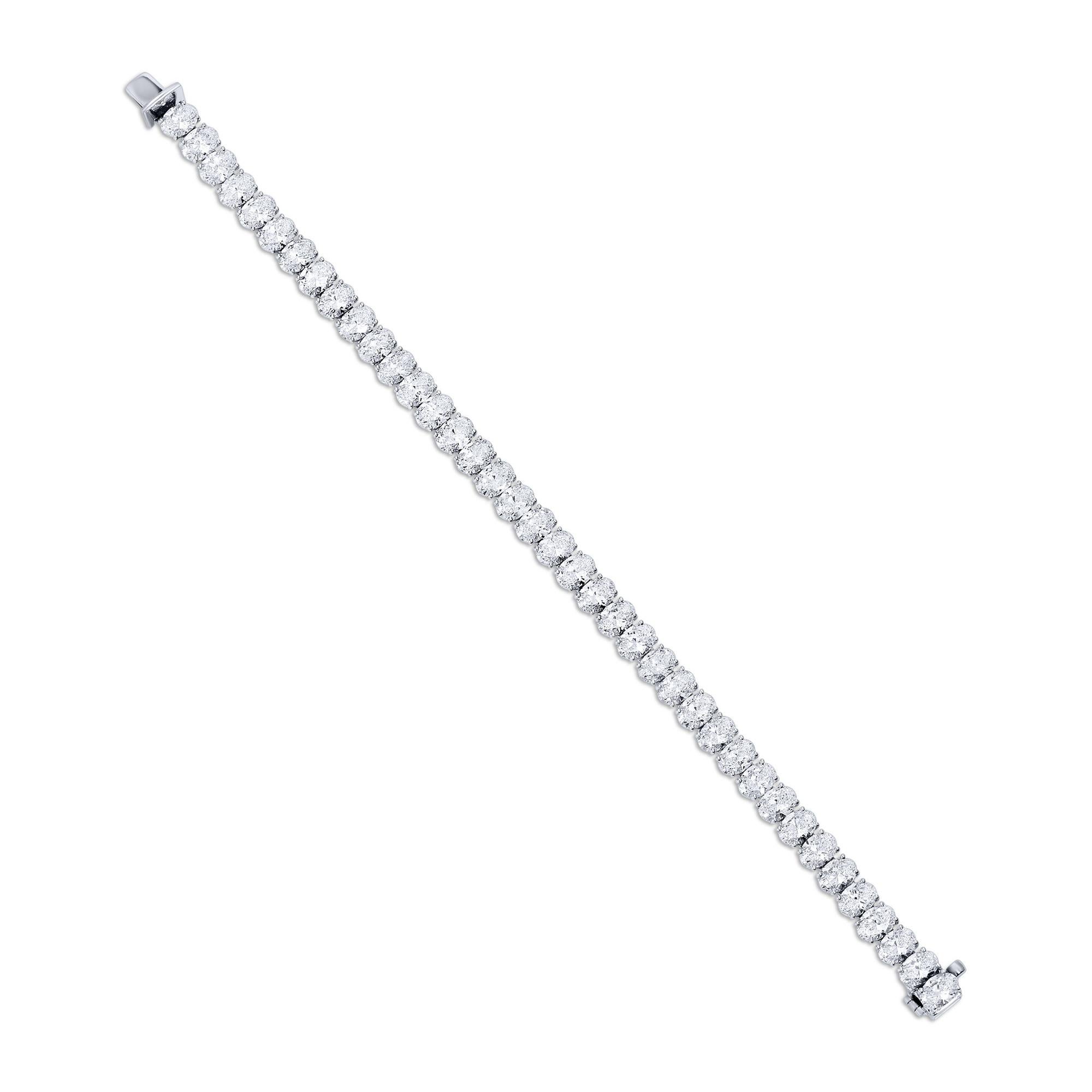 Modern Diamond Tennis Bracelet Oval Cut 19.9 Carats Total 18K White Gold im Zustand „Hervorragend“ im Angebot in Aliso Viejo, CA