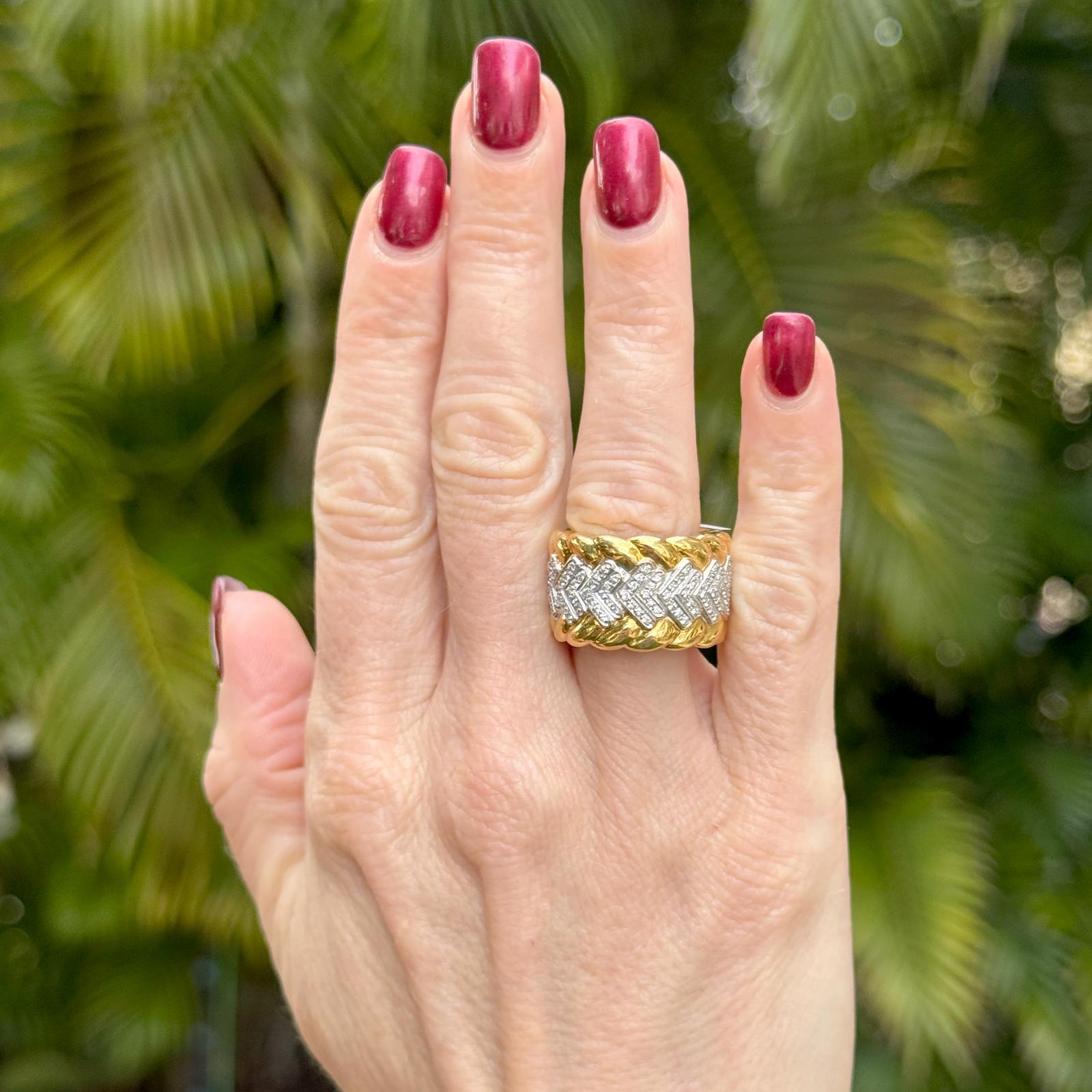 Modern Diamond Textured 18 Karat Yellow Gold Wide Band Ring Size 6.5 In Excellent Condition For Sale In Boca Raton, FL