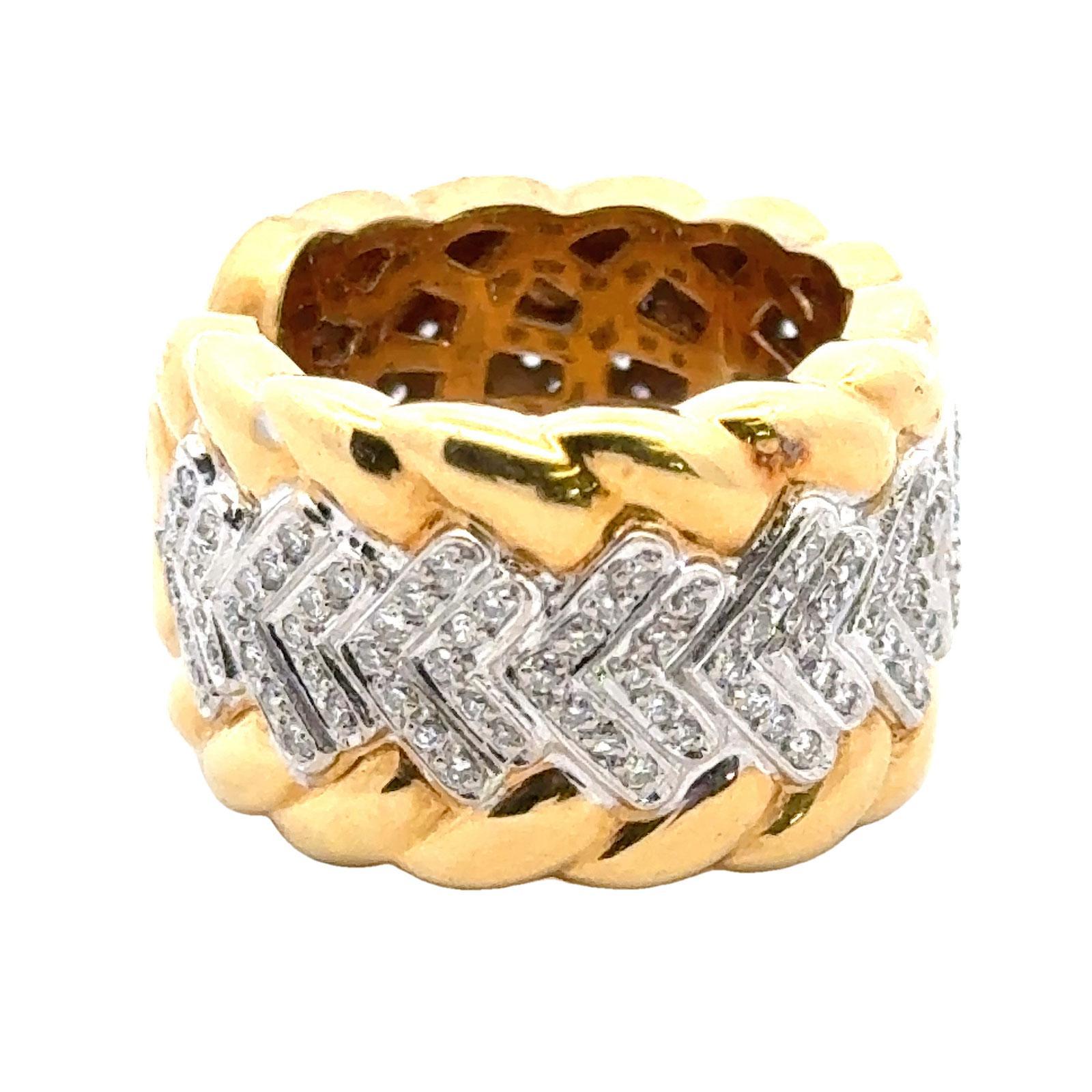 Modern Diamond Textured 18 Karat Yellow Gold Wide Band Ring Size 6.5 For Sale 2