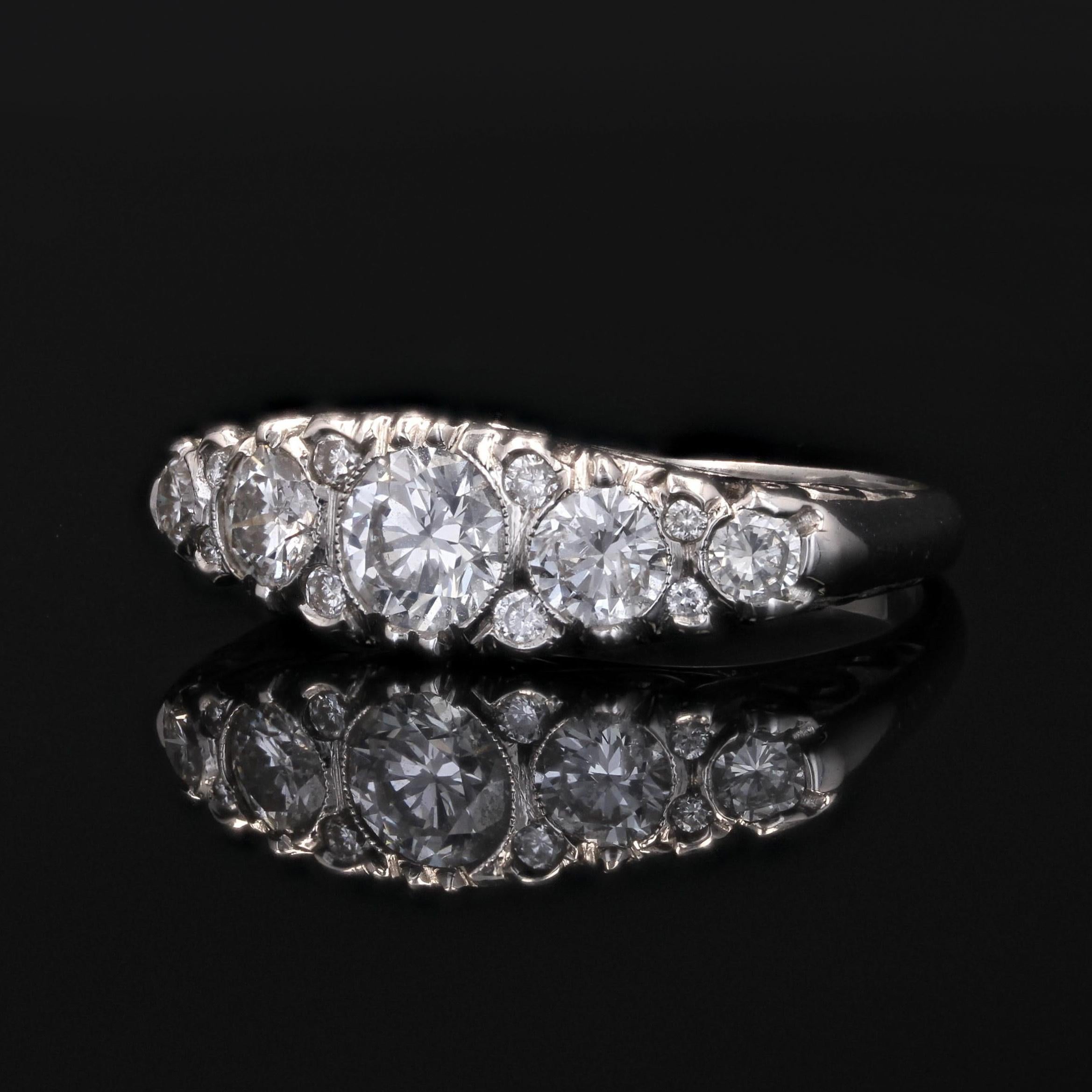 Modern Diamonds 18 Karat White Gold Garter Ring For Sale 1