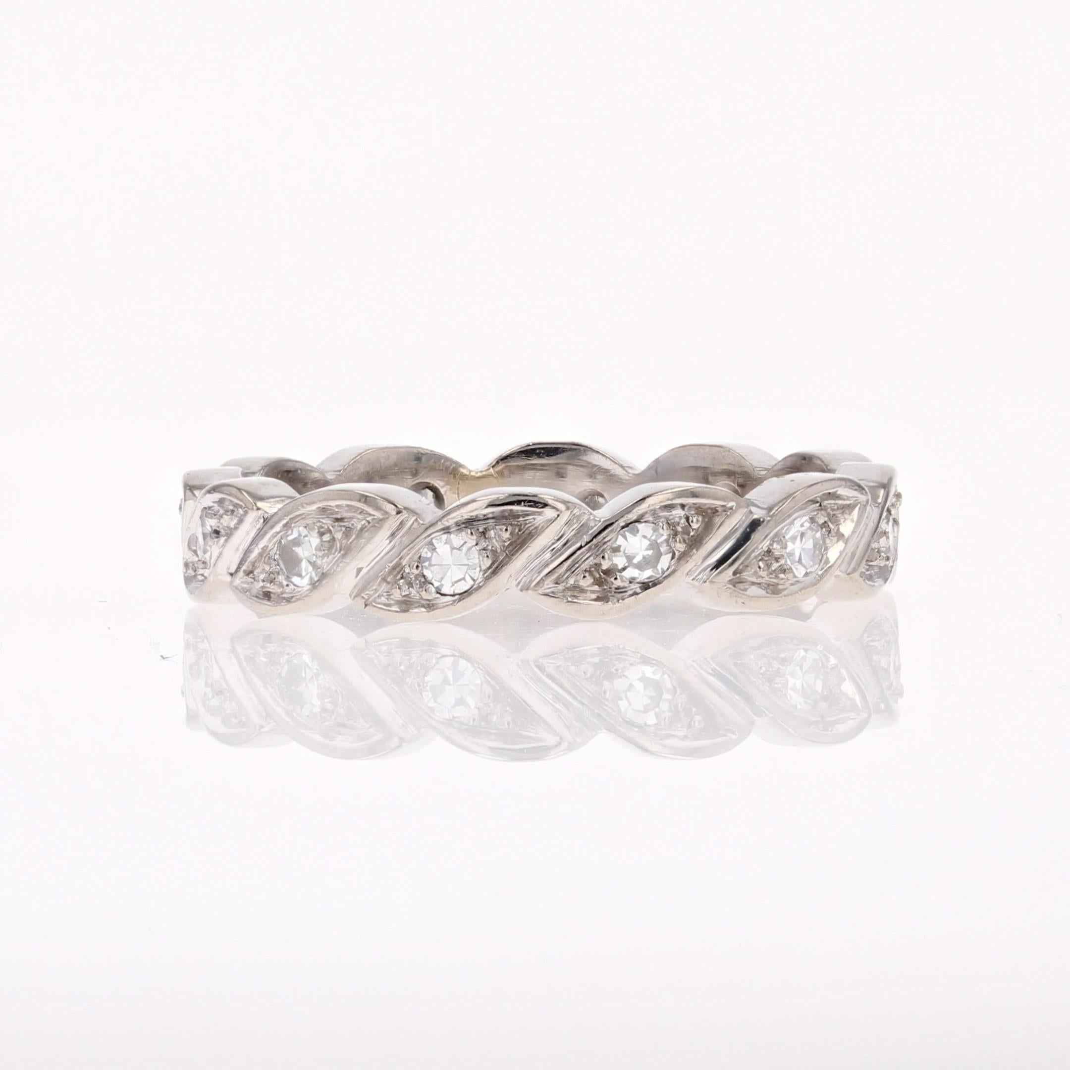 Modern Diamonds 18 Karat White Gold Leaf Wedding Ring For Sale 6