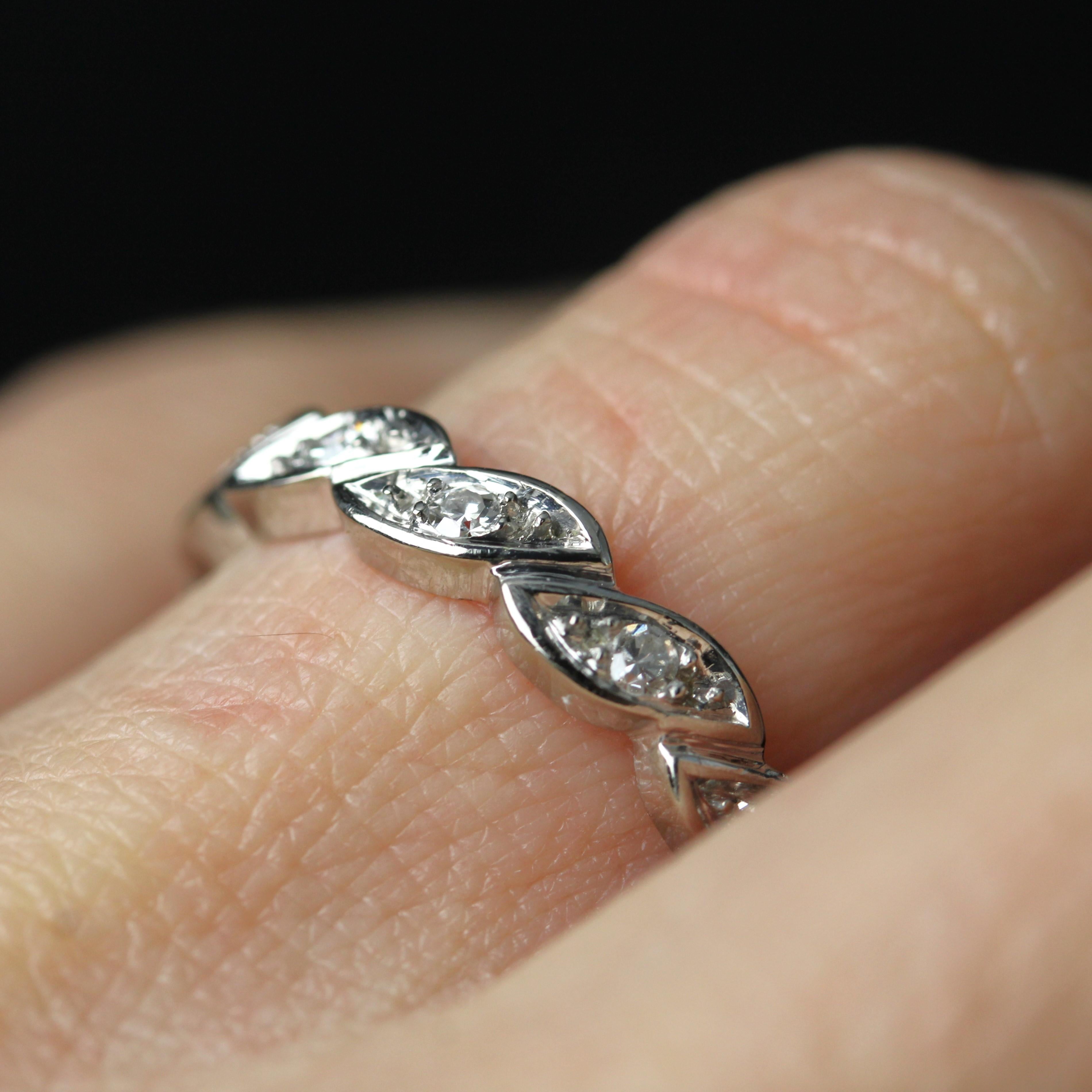 Modern Diamonds 18 Karat White Gold Leaf Wedding Ring For Sale 8